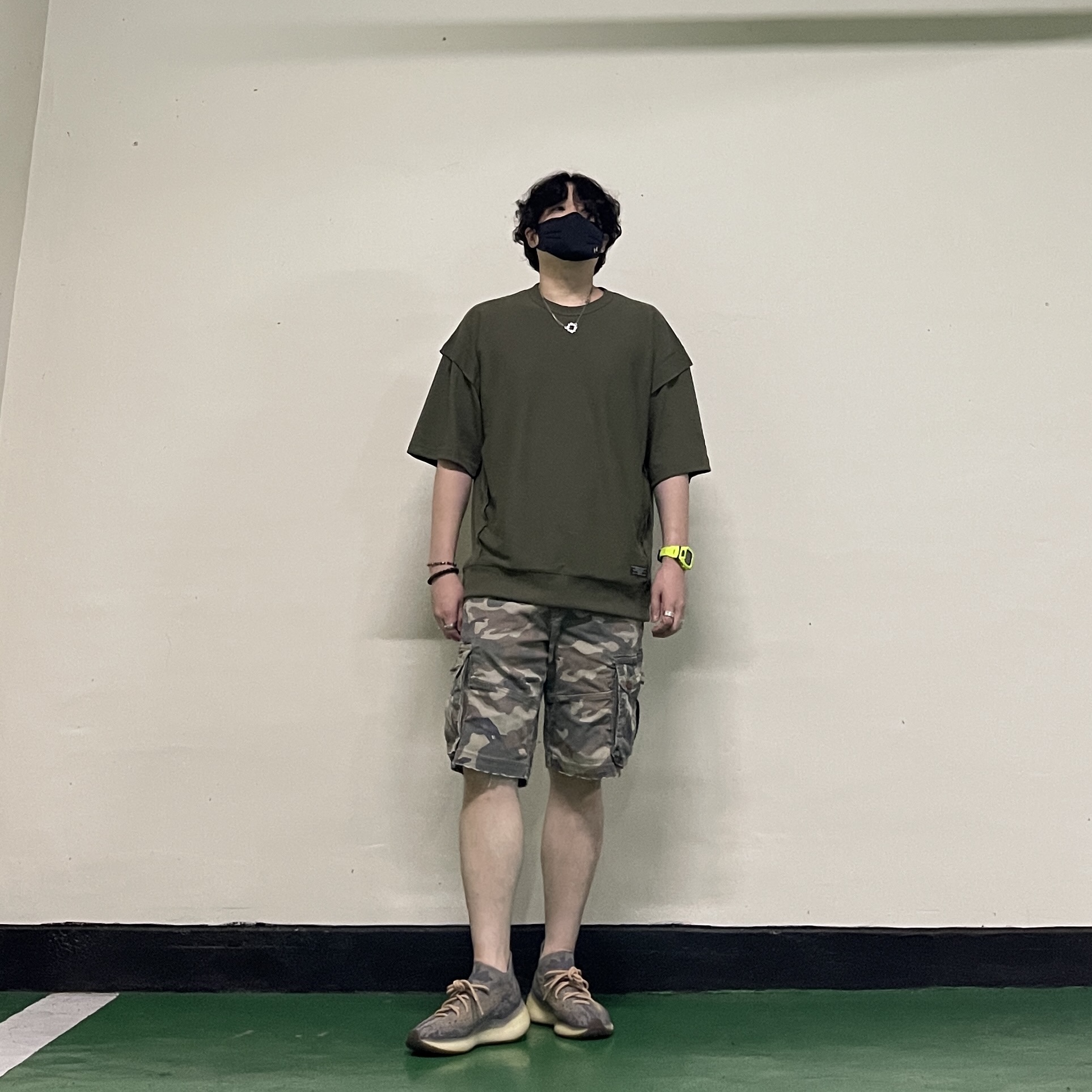 Adidas Yeezy Boost 380 Mist - Non-Reflective, GU x Undercover Half Sleeve Sweatshirt Olive 착용 스타일 - 3