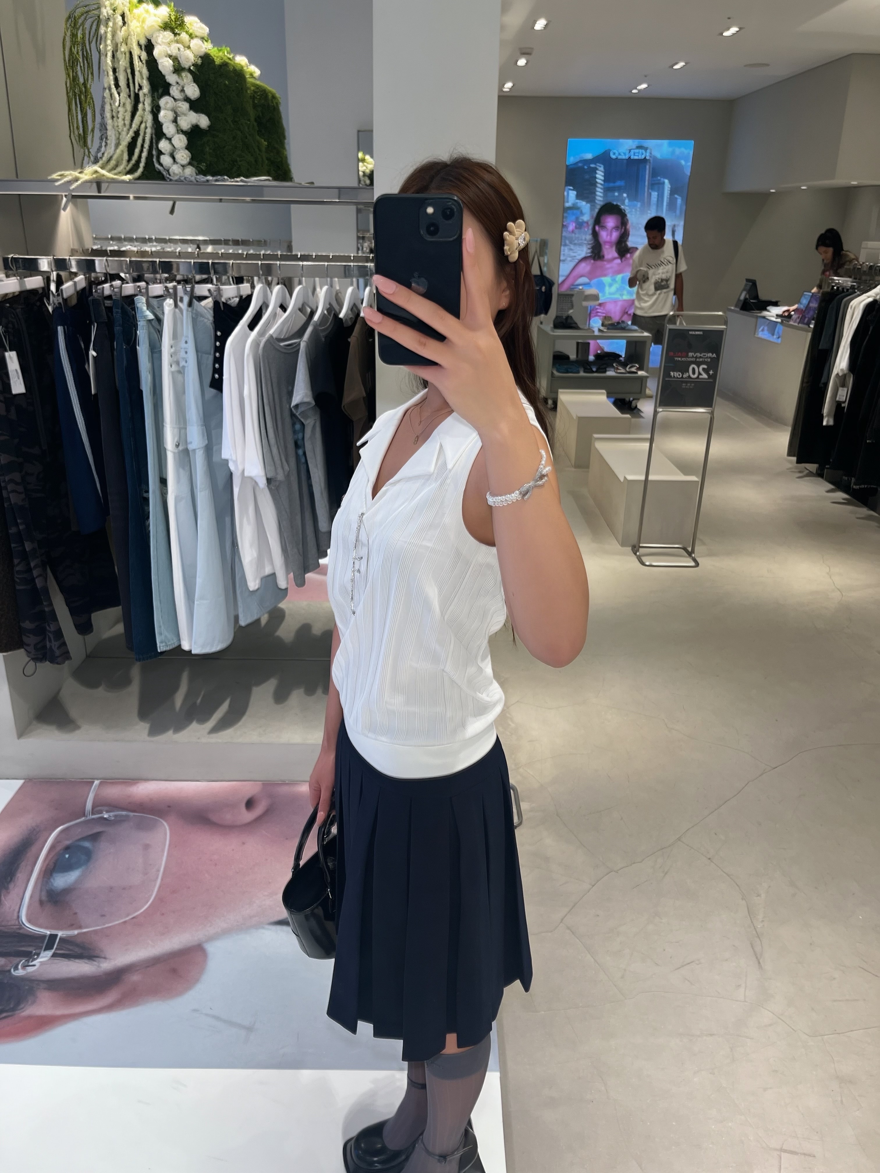 Self Portrait Women Double Pearl Bow Bracelet - 25FW, Shushu/Tong Women Round Toe Strap High Heels Black - 25SS 착용 스타일 - 2