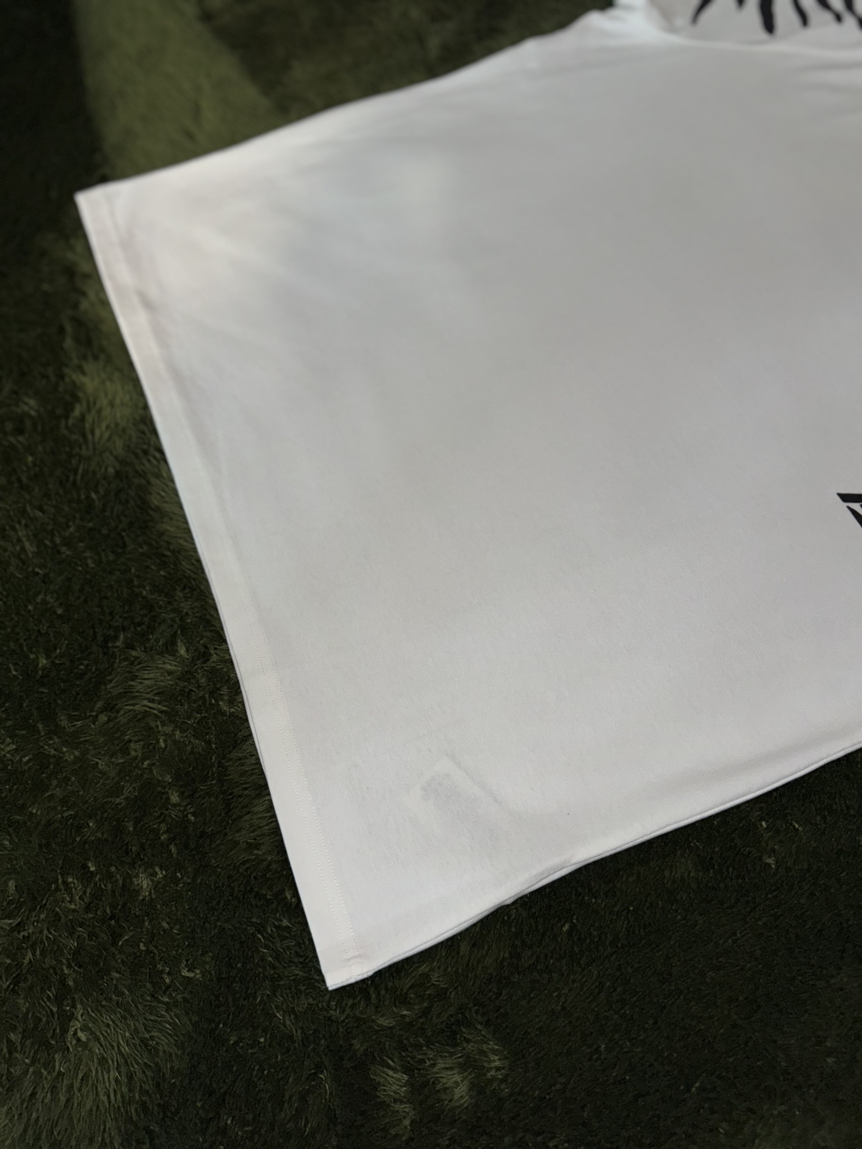 Puma x Pleasures Sun Graphic T-shirt White 착용 스타일 - 5