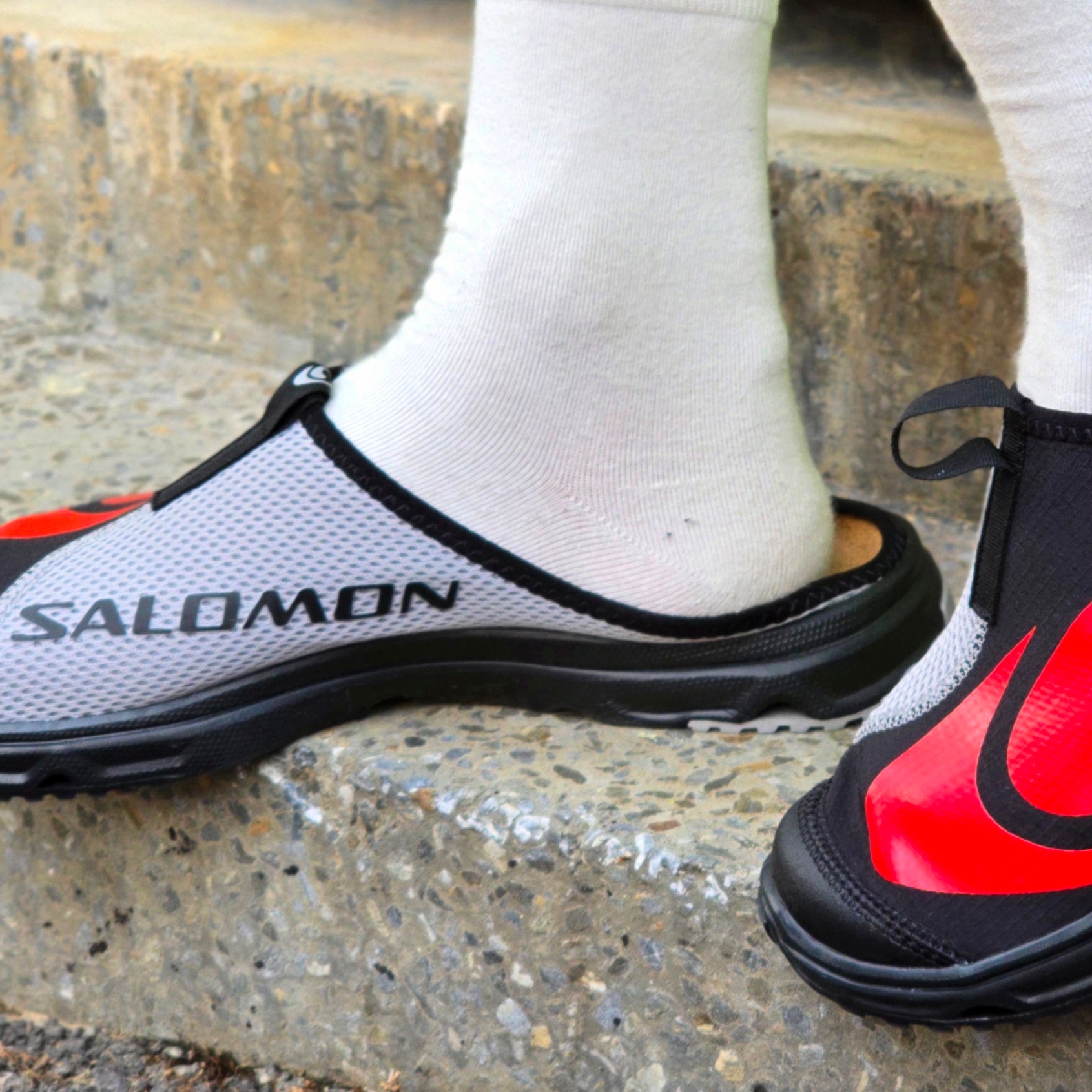 Salomon RX Slide 3.0 Seasonal Black Fiery Red 착용 스타일 - 2