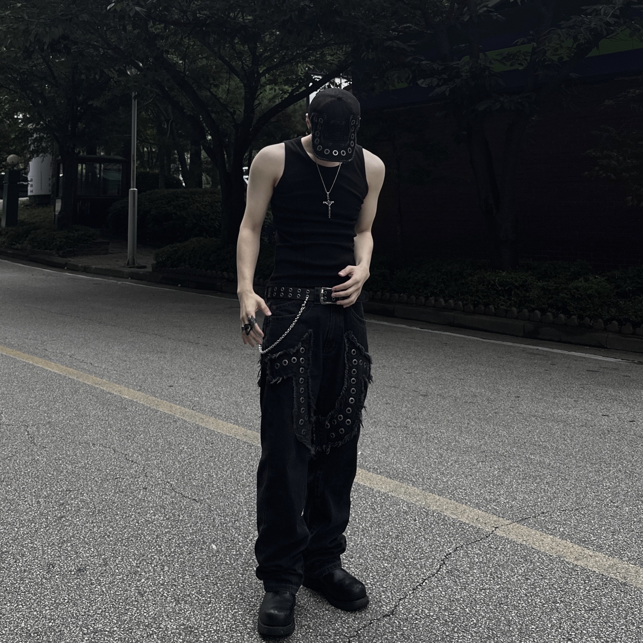 Supreme Chain Zippo Silver - 23SS, True Religion x Icyto Danger Horse Shoe Denim Pants Black 착용 스타일 - 1