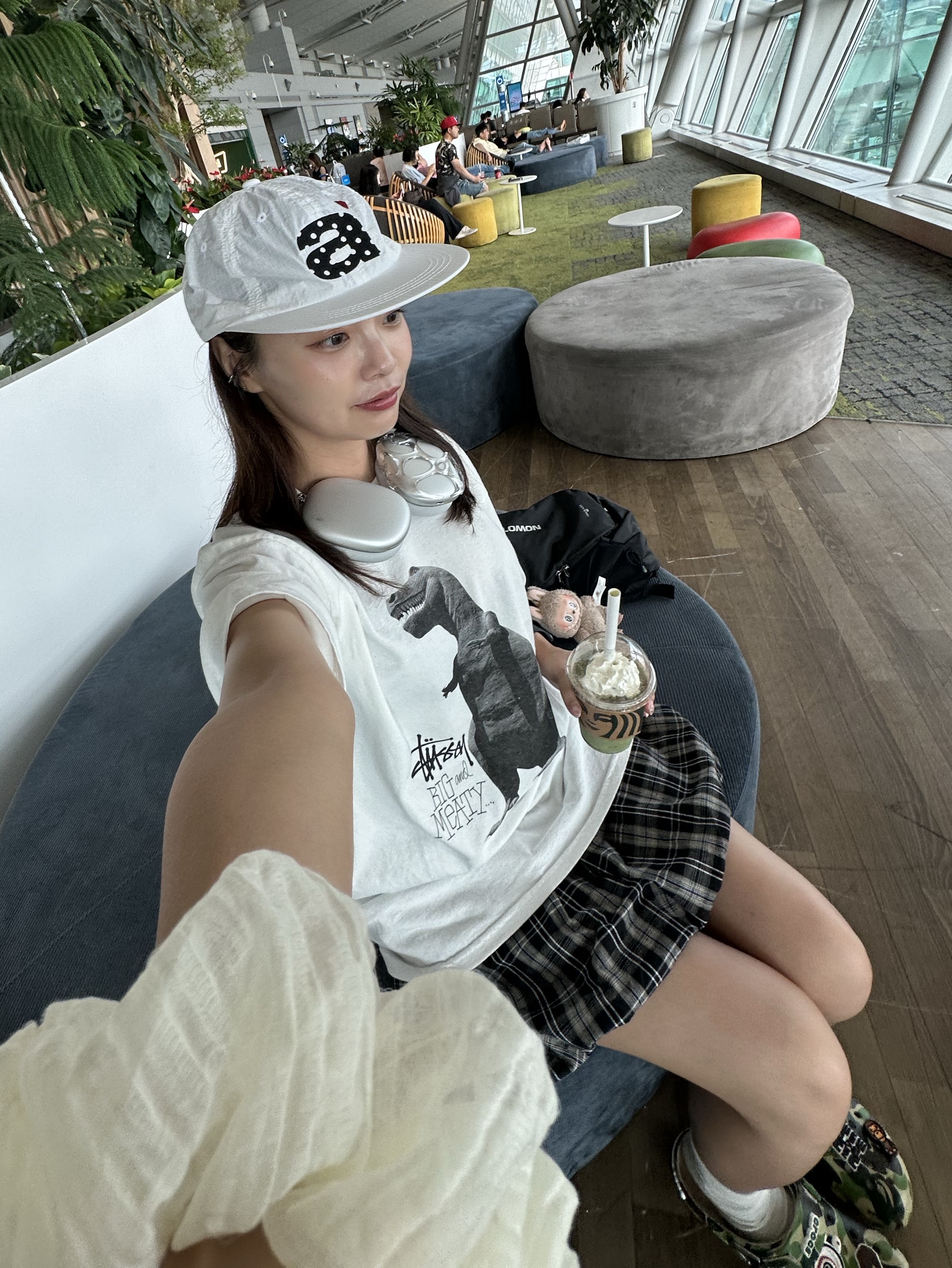 AEAE Dot Small Letter Nylon Cap White, Stussy Big & Meaty Pigment Dyed T-Shirt Natural 착용 스타일 - 1