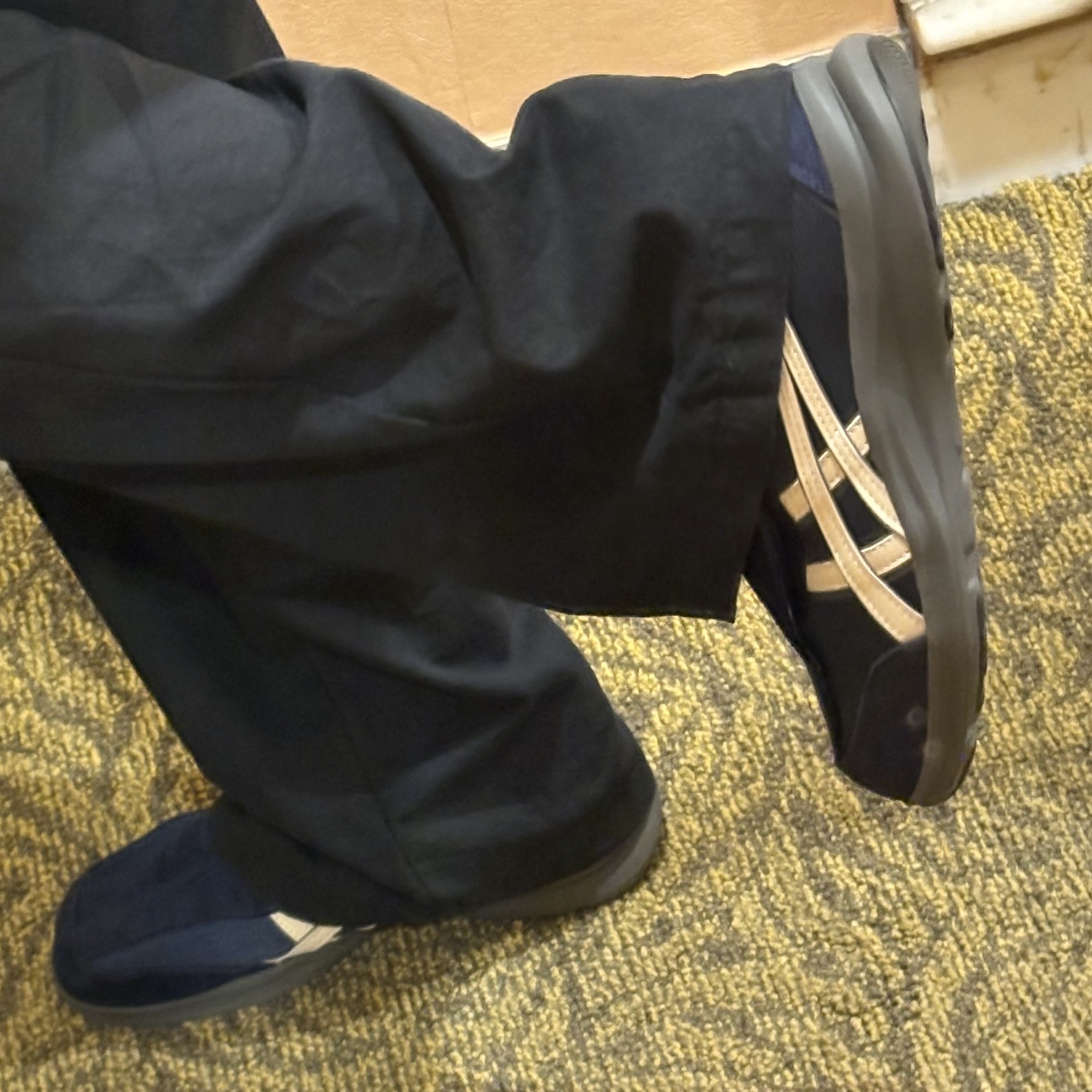 Asics Life Walker 010 Navy Blue - 3E Wide 착용 스타일 - 2