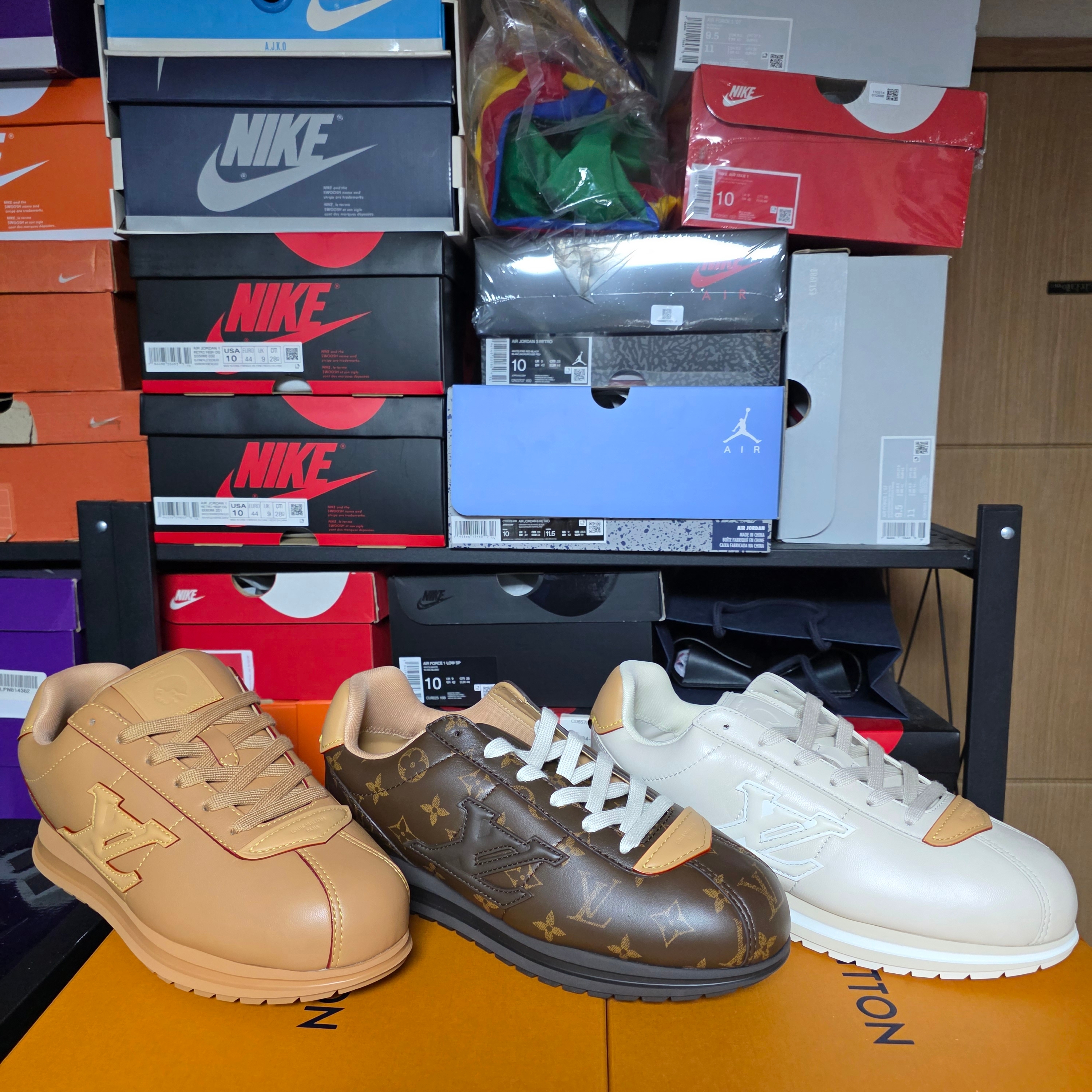 Louis Vuitton LV Buttersoft Sneakers Macassar, Louis Vuitton LV Buttersoft Sneakers Beige 착용 스타일 - 1