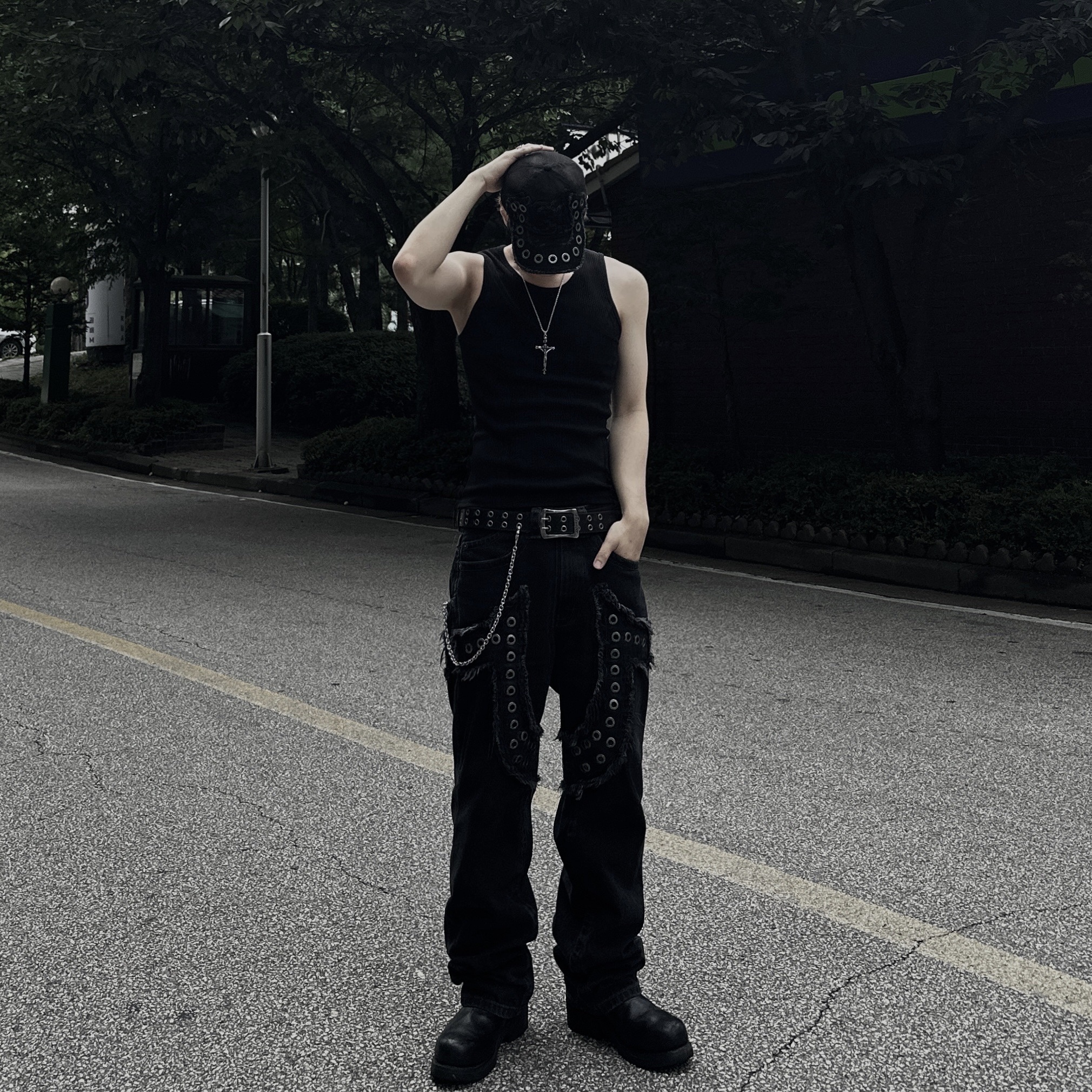 Supreme Chain Zippo Silver - 23SS, True Religion x Icyto Danger Horse Shoe Denim Pants Black 착용 스타일 - 2