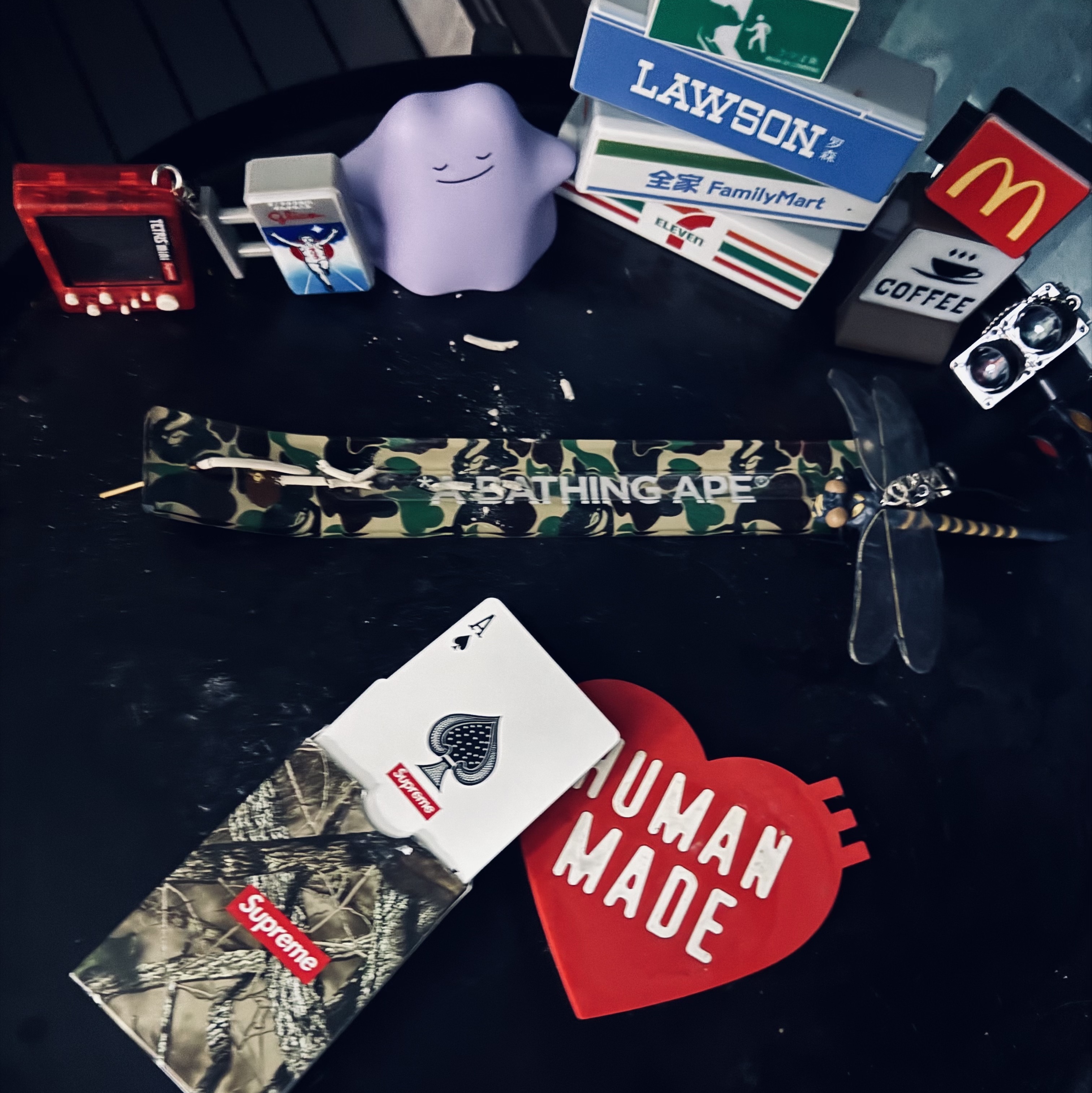 Supreme Camo Playing Cards Truetimber Kanati Camo - 25SS, Human Made Heart Rubber Coaster Red 착용 스타일