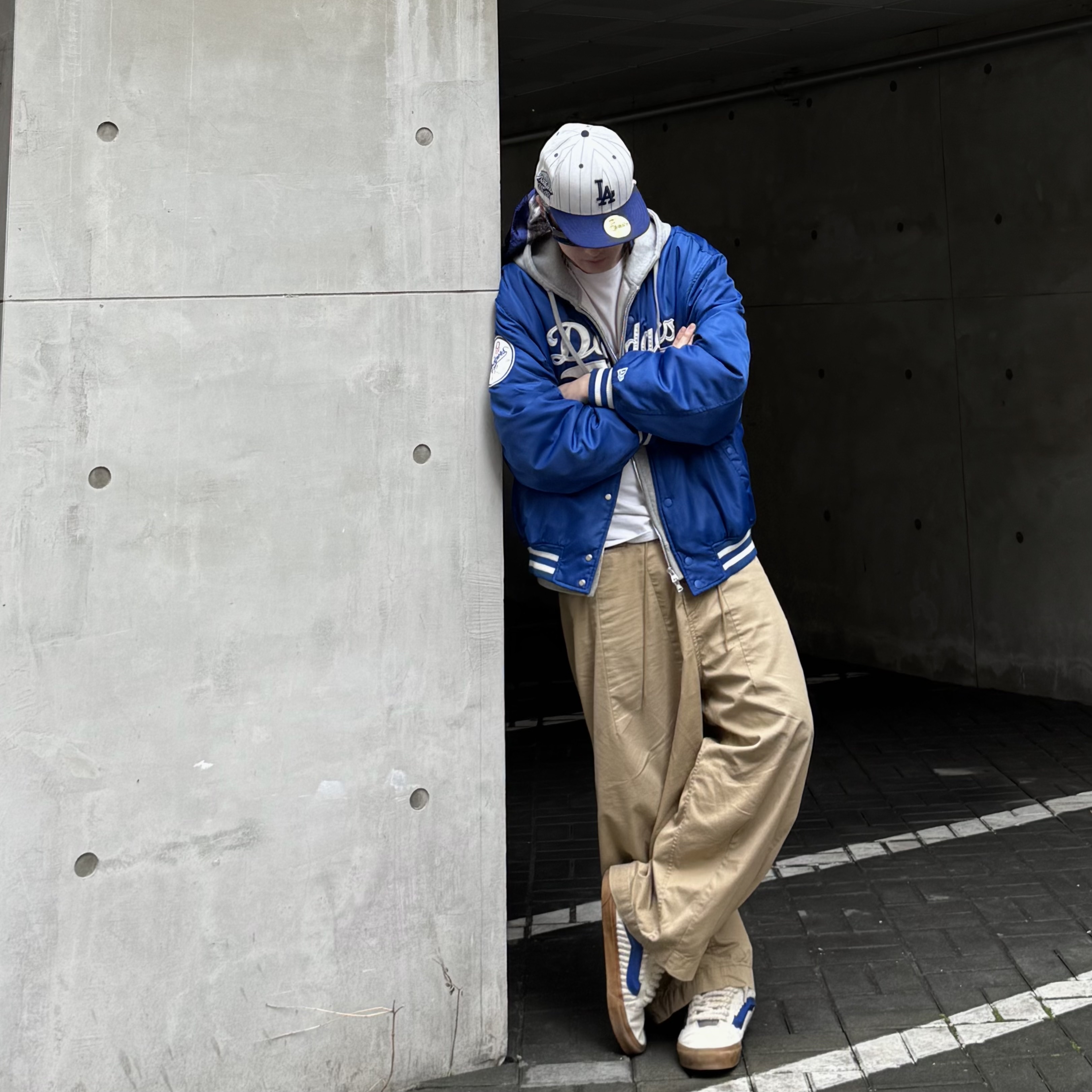 New Era MLB Seoul Series LA Dodgers Nylon Jacket Blue, Needles H.D. Military Pants Khaki 착용 스타일 - 2