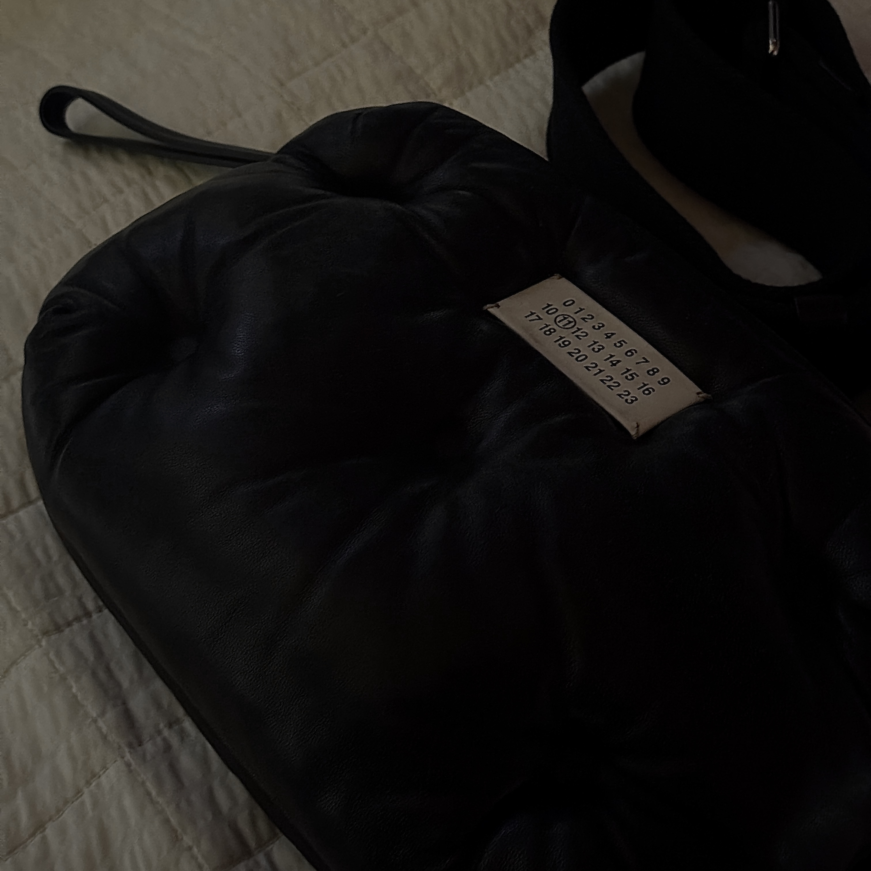 Maison Margiela Glam Slam Camera Bag Black 착용 스타일