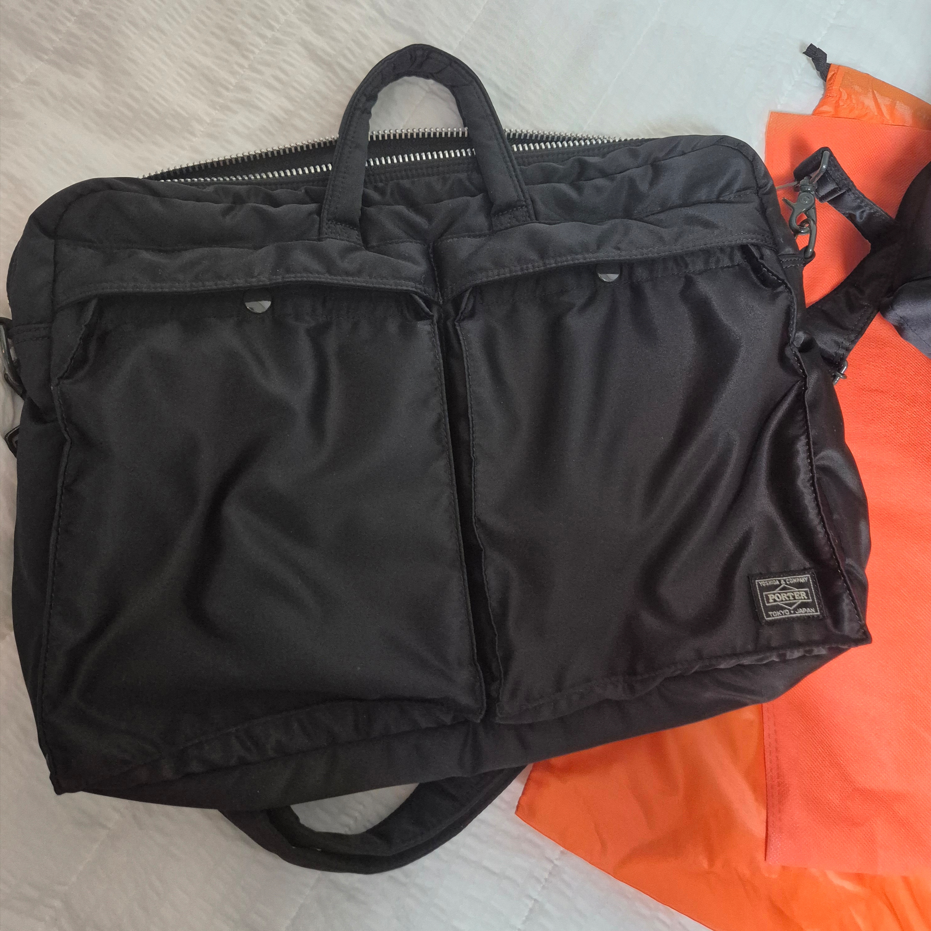 Porter All New Tanker Roll Bag Black, Porter Tanker 2Way Briefcase Black 착용 스타일 - 2