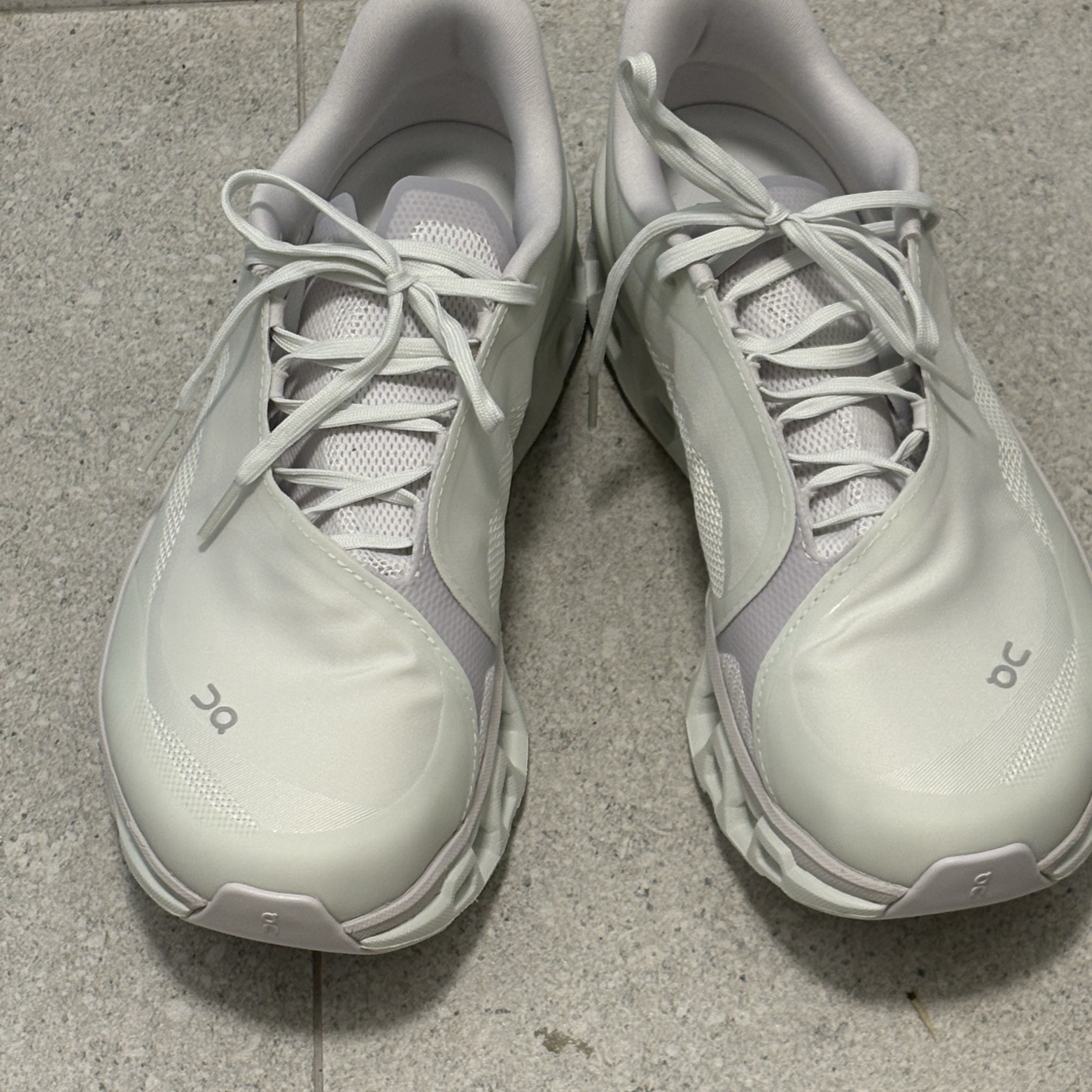 On Running x Post Archive Faction (Paf) Cloudmonster 2 Vapor Frost 착용 스타일 - 1