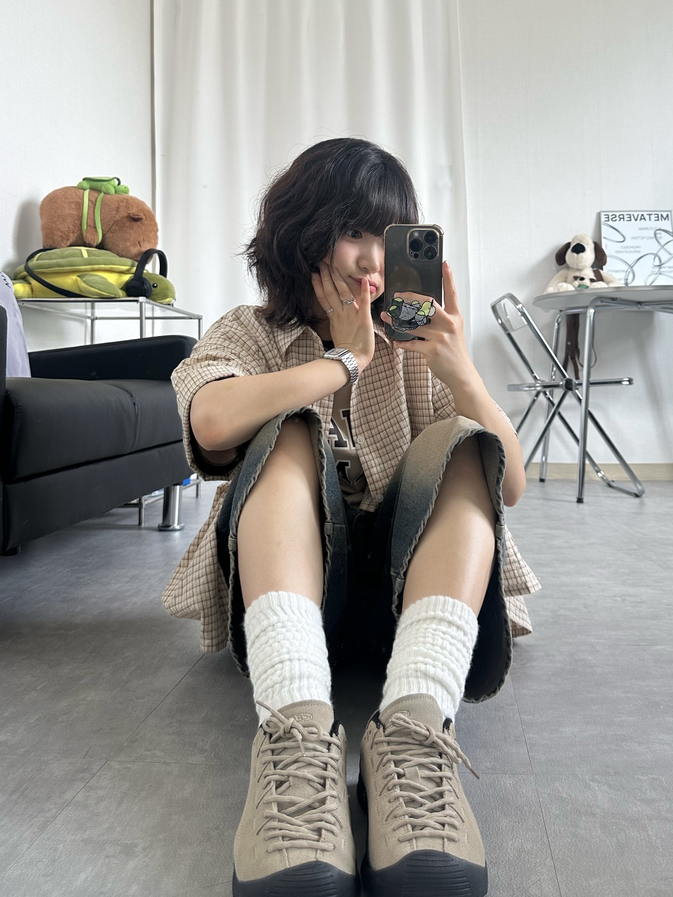 (W) Keen Jasper Suede Sneakers Silver Mink 착용 스타일 - 2