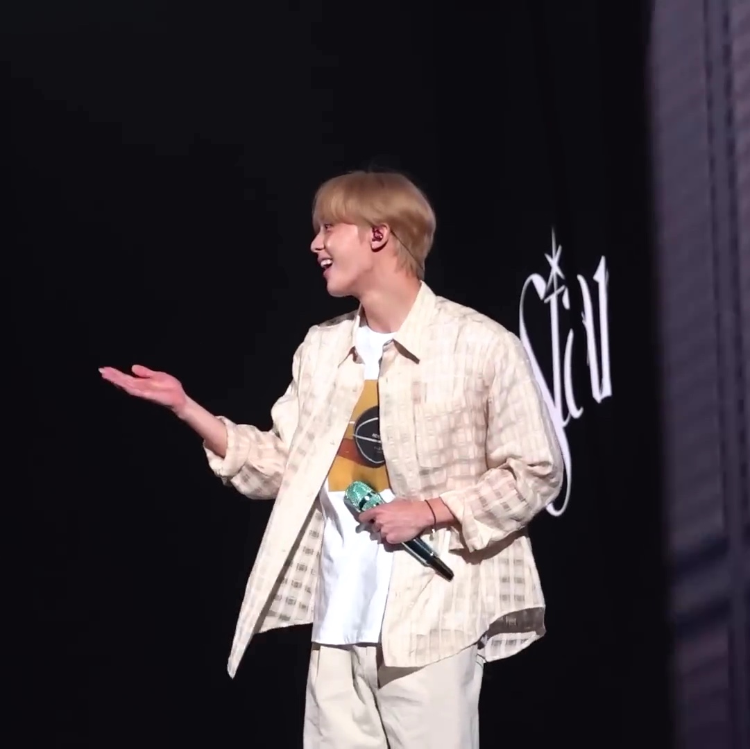 STU Comfortable Check Shirt Beige 착용 스타일 - 1