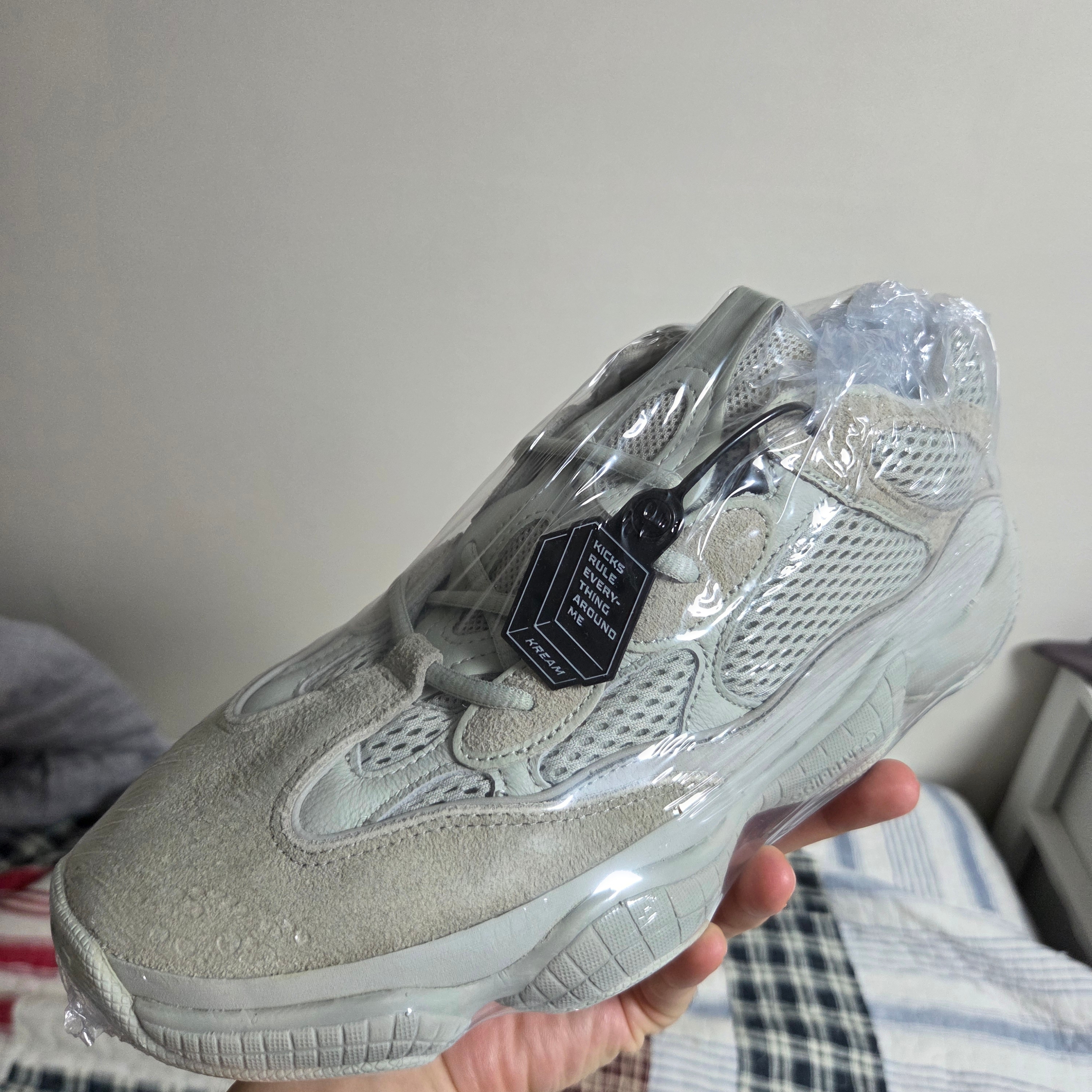 Adidas Yeezy 500 Salt 착용 스타일