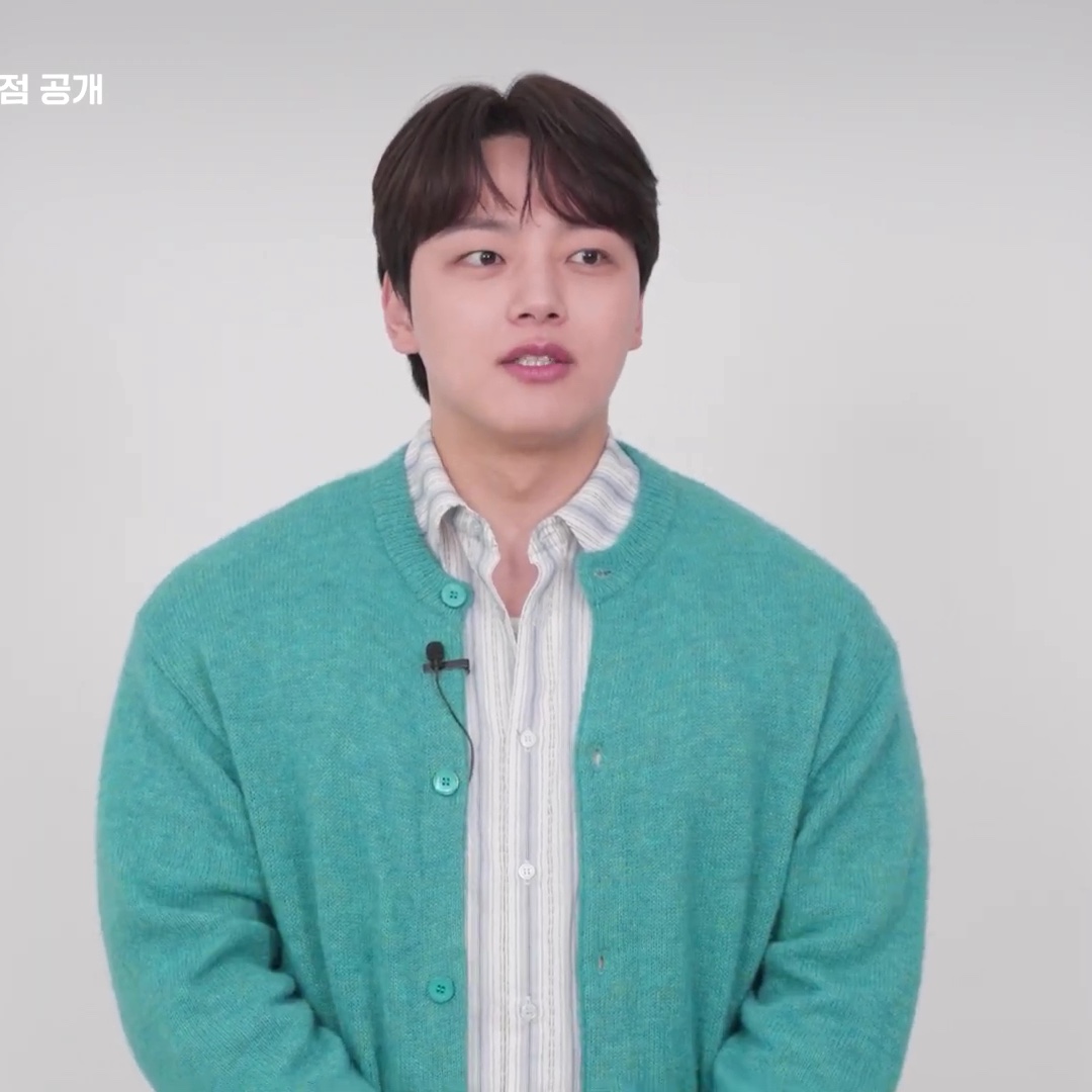 STU Round Neck Cardigan Mint 착용 스타일 - 1