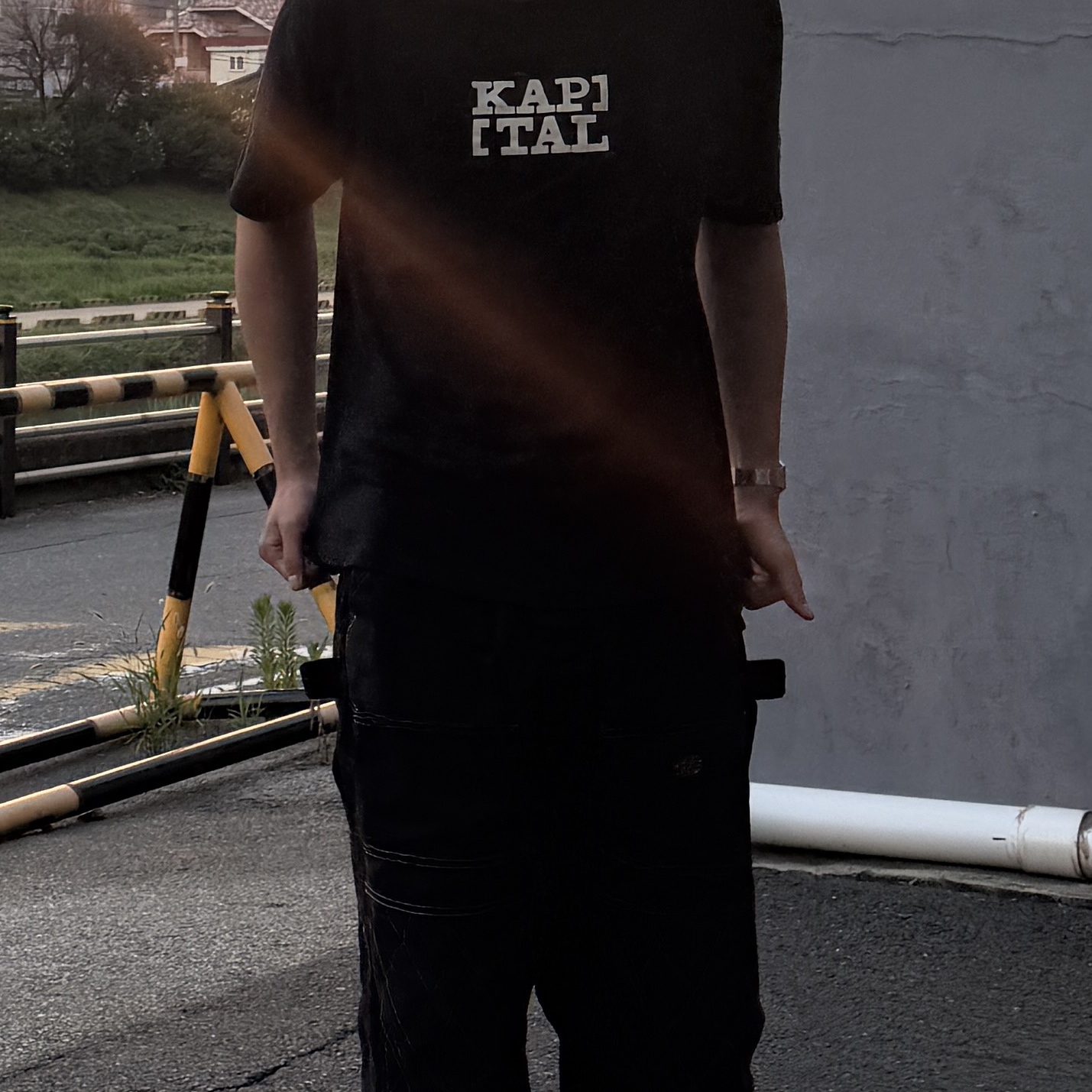 Kapital Thin Canvas Lumber Pants Black, Kapital Rookie Crewneck T-Shirt Black 착용 스타일