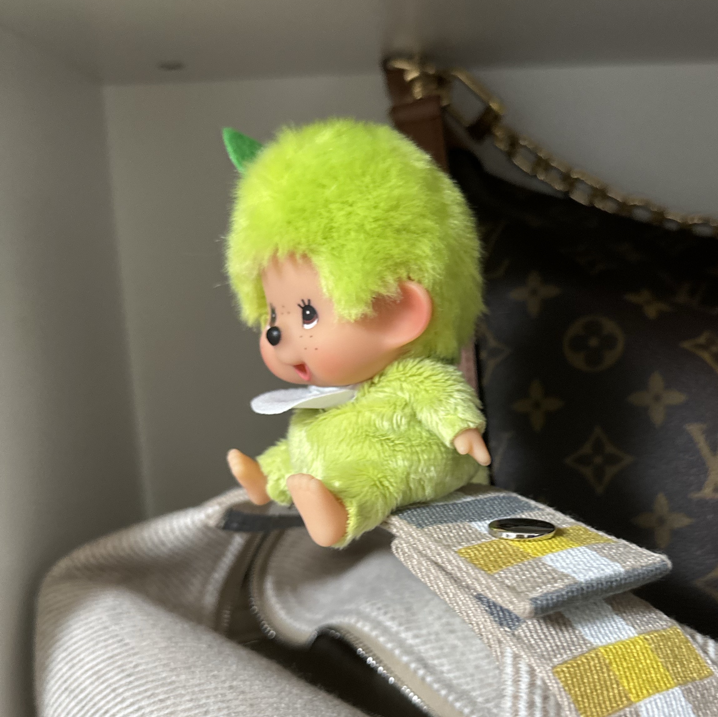 Monchhichi Green Tea Bighead SS Key Chain Green 착용 스타일