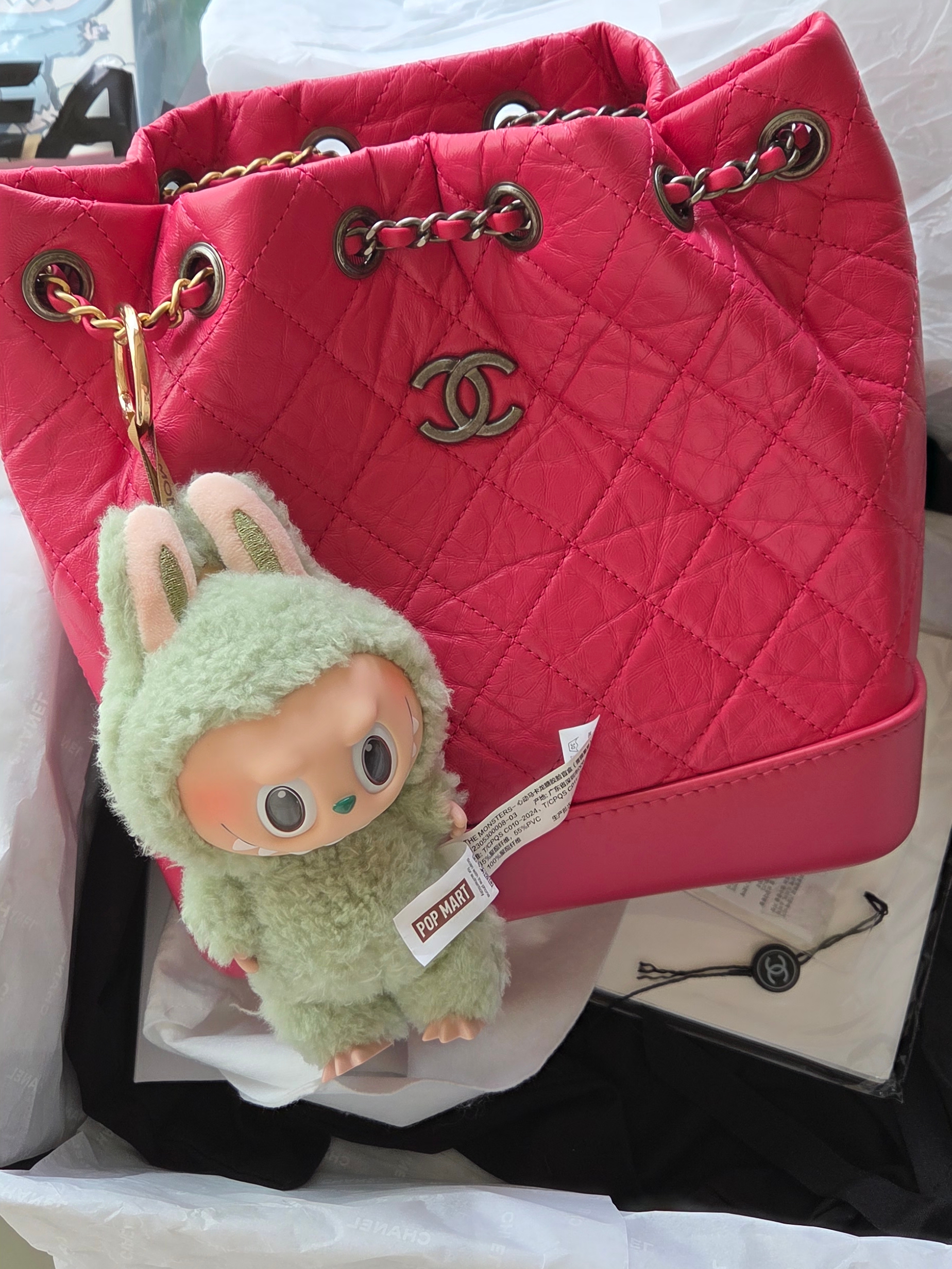 Pop Mart Labubu The Monsters Labubu Tasty Macarons Series Green Grape Keyring 착용 스타일