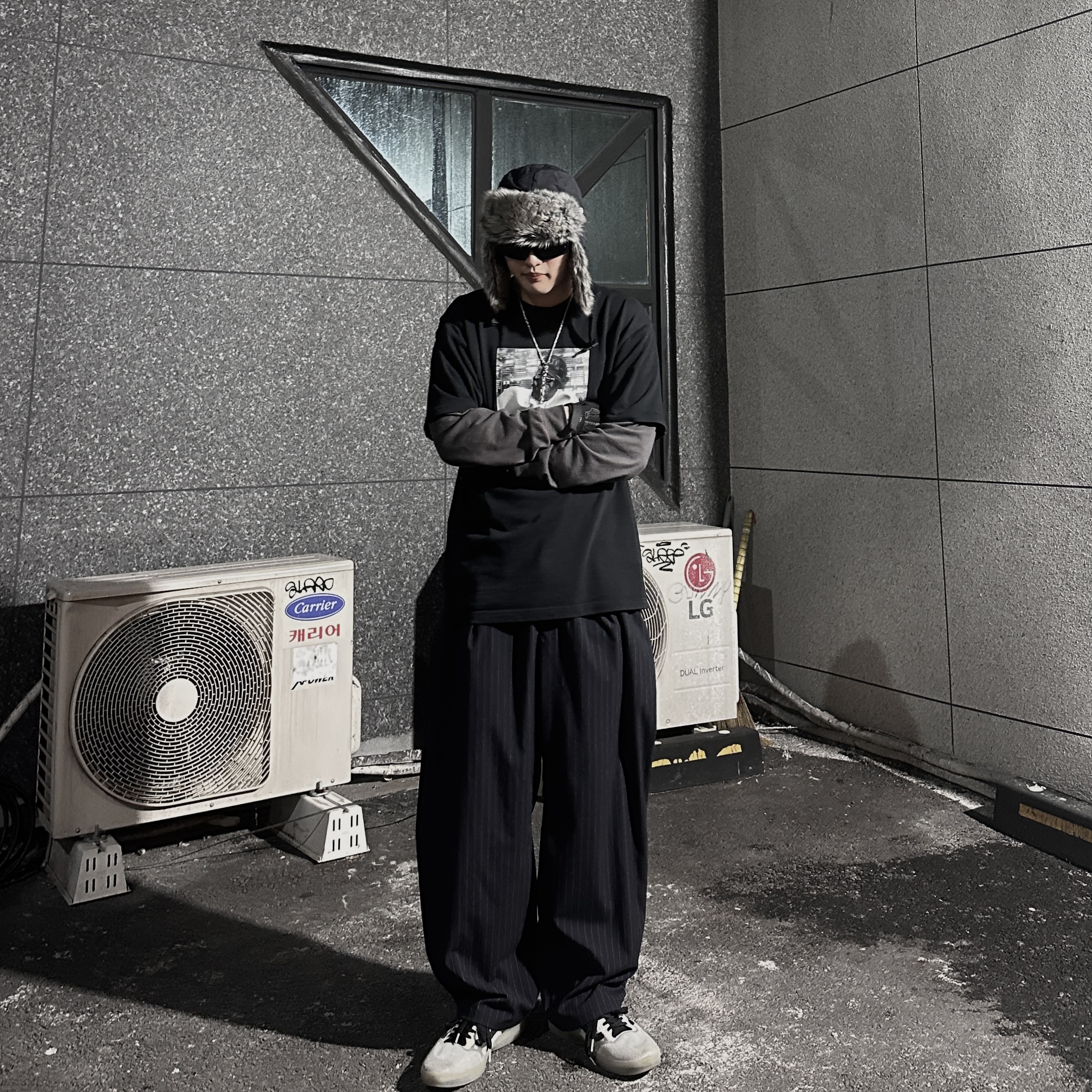 Supreme x Jordan Biggie S/S Top Black - 24FW, Supreme x Jordan Biggie S/S Top White - 24FW 착용 스타일 - 3