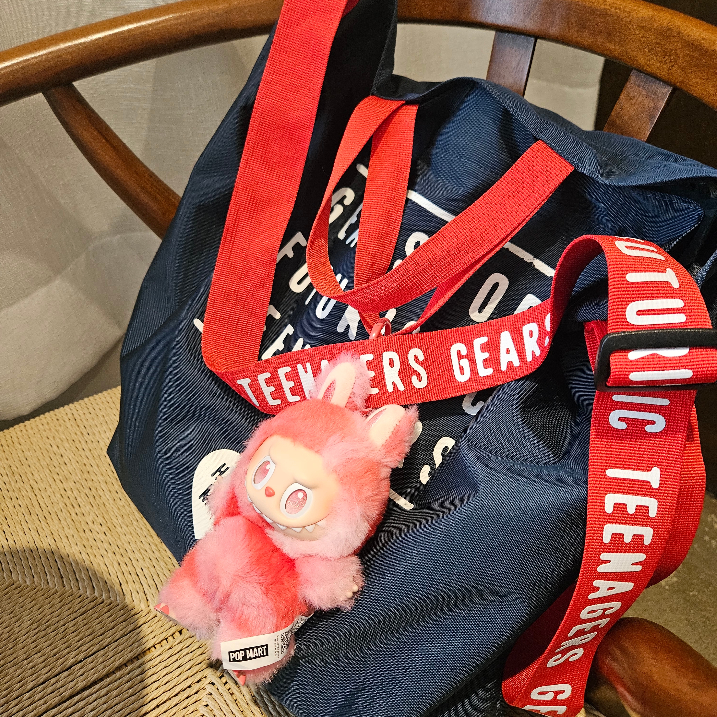 Pop Mart Labubu The Monsters Highlight Series Love Keyring (Opened Case), Human Made Shoulder Tote Bag Navy 착용 스타일 - 1