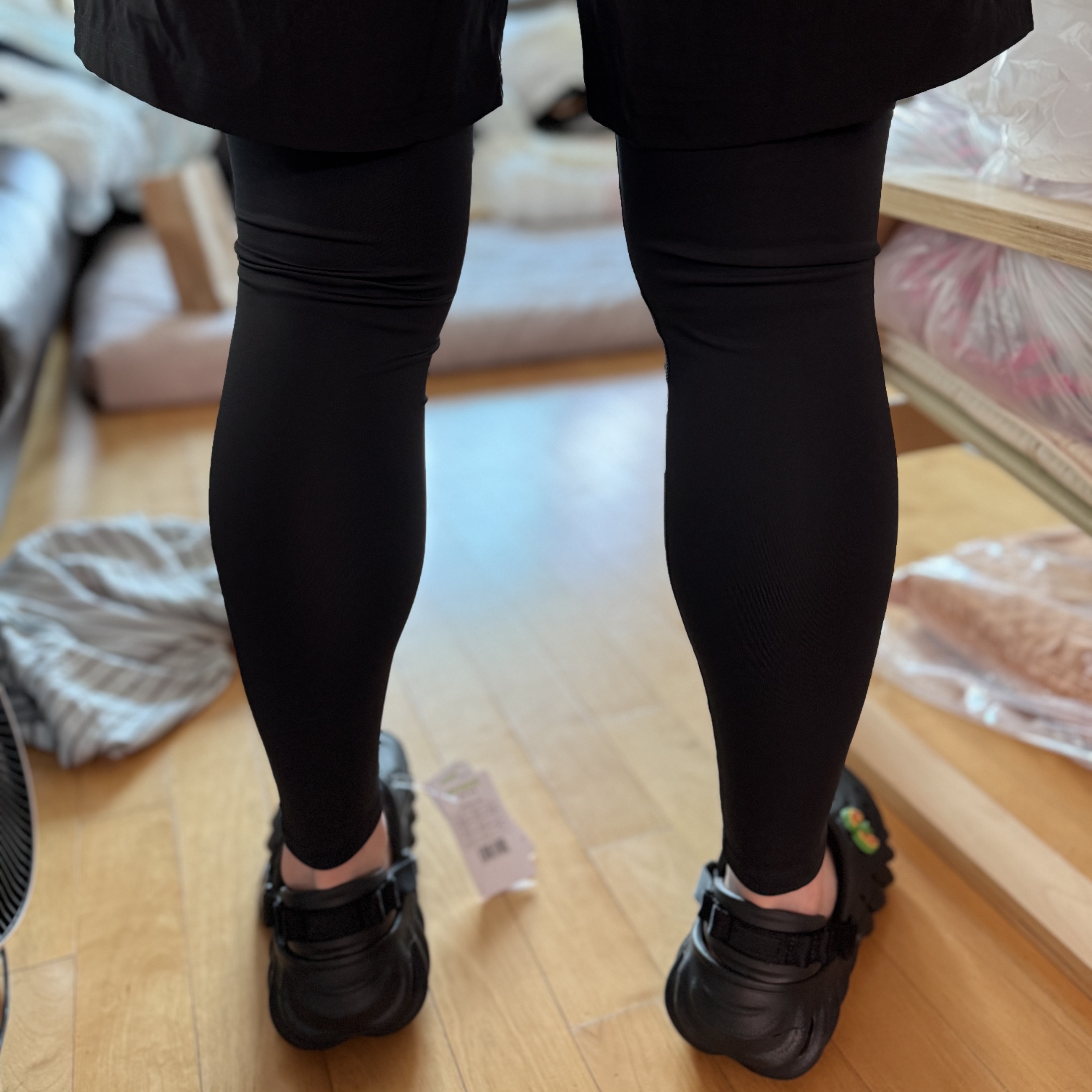 Crocs Echo Clog Black 착용 스타일 - 2