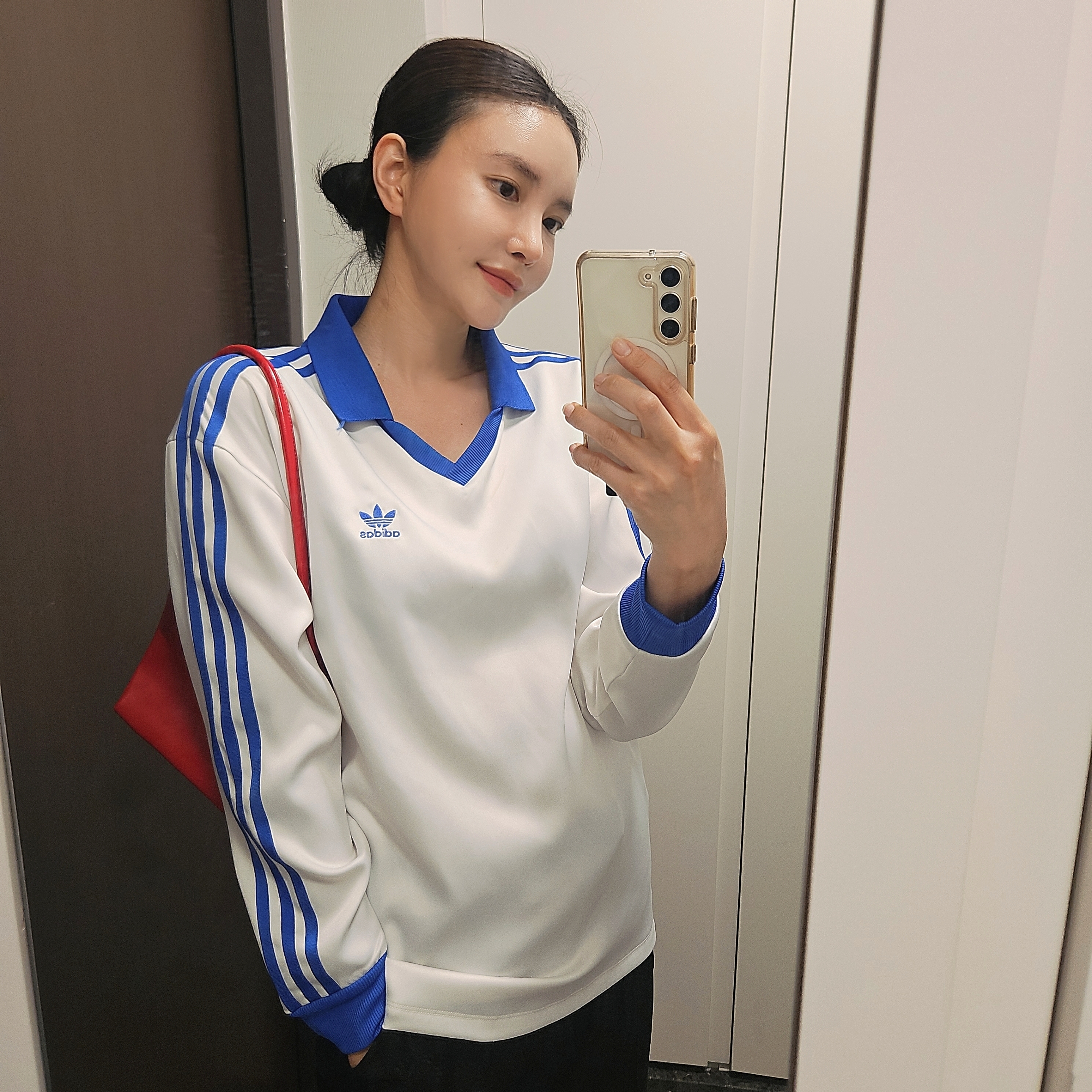 (W) Adidas 3-Stripes Satin Long Sleeve T-Shirt Cloud White - KR Sizing 착용 스타일 - 1