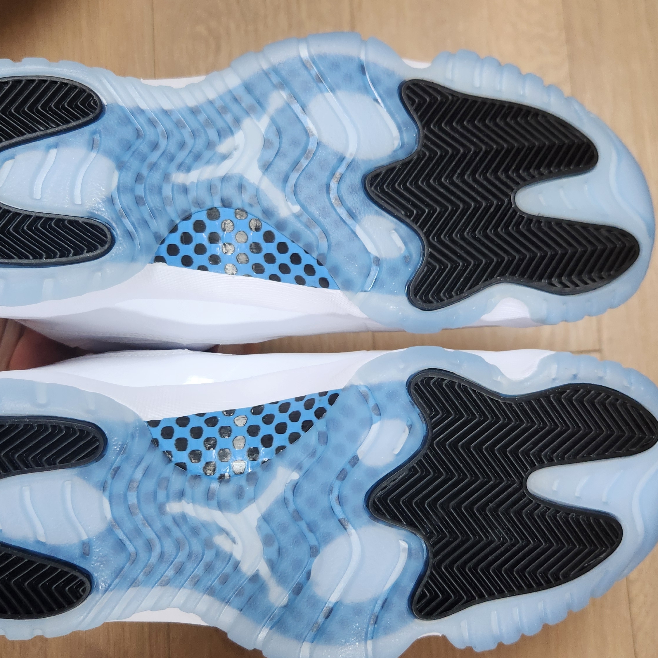 Jordan 11 Retro Legend Blue 2024 착용 스타일 - 1
