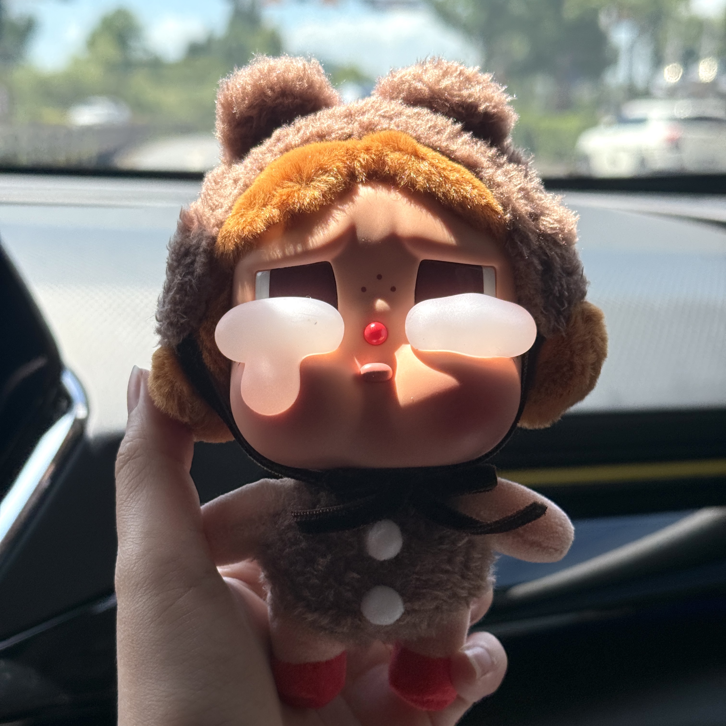Pop Mart Crybaby Crying Again Series Plush Keyring Love Makes Us Cry (Opened Case), Pop Mart Crybaby Crying Again Series Plush Keyring Sealed Case (6 Blind Boxes) 착용 스타일