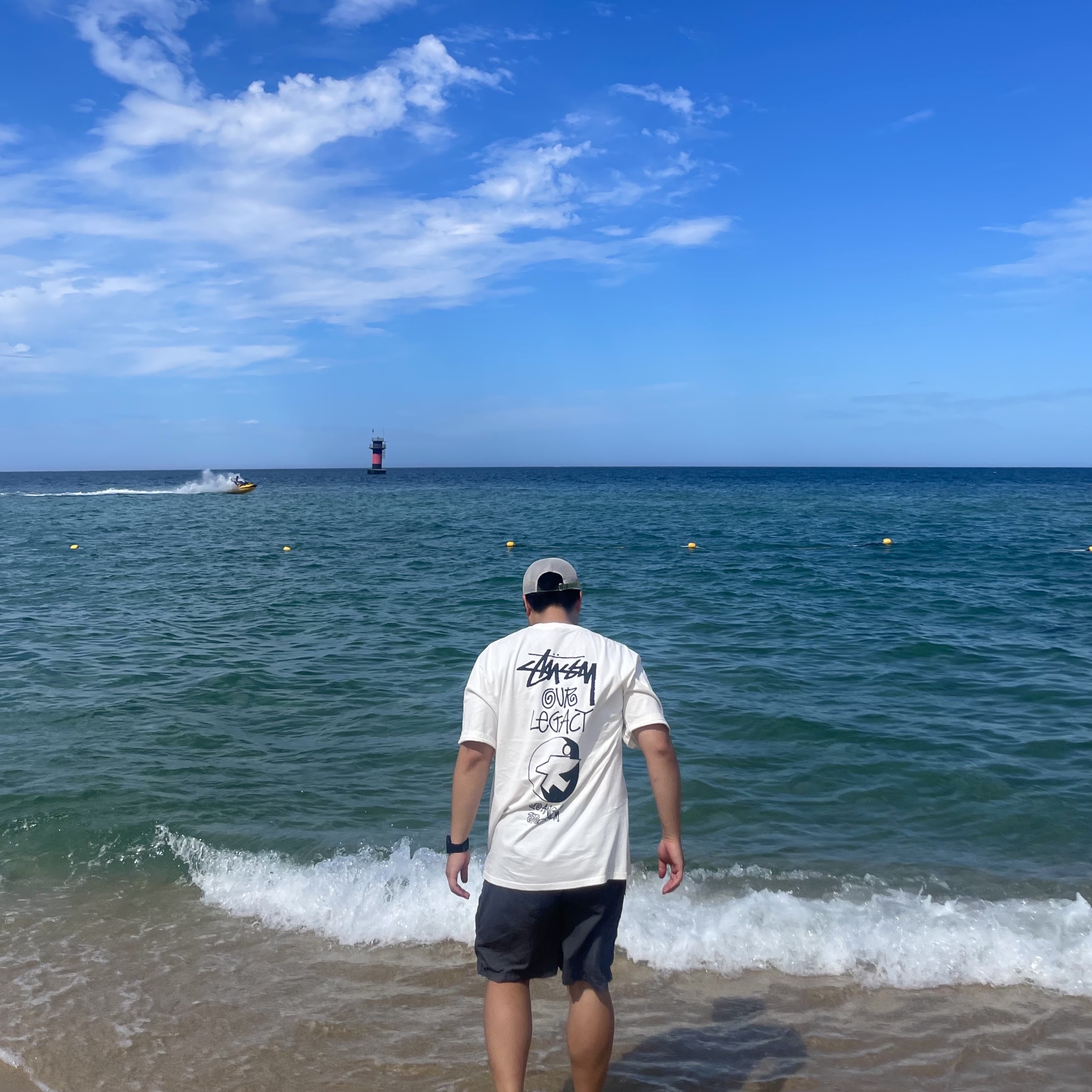 Stussy x Our Legacy Surfman Pigment Dyed T-Shirt Natural 착용 스타일