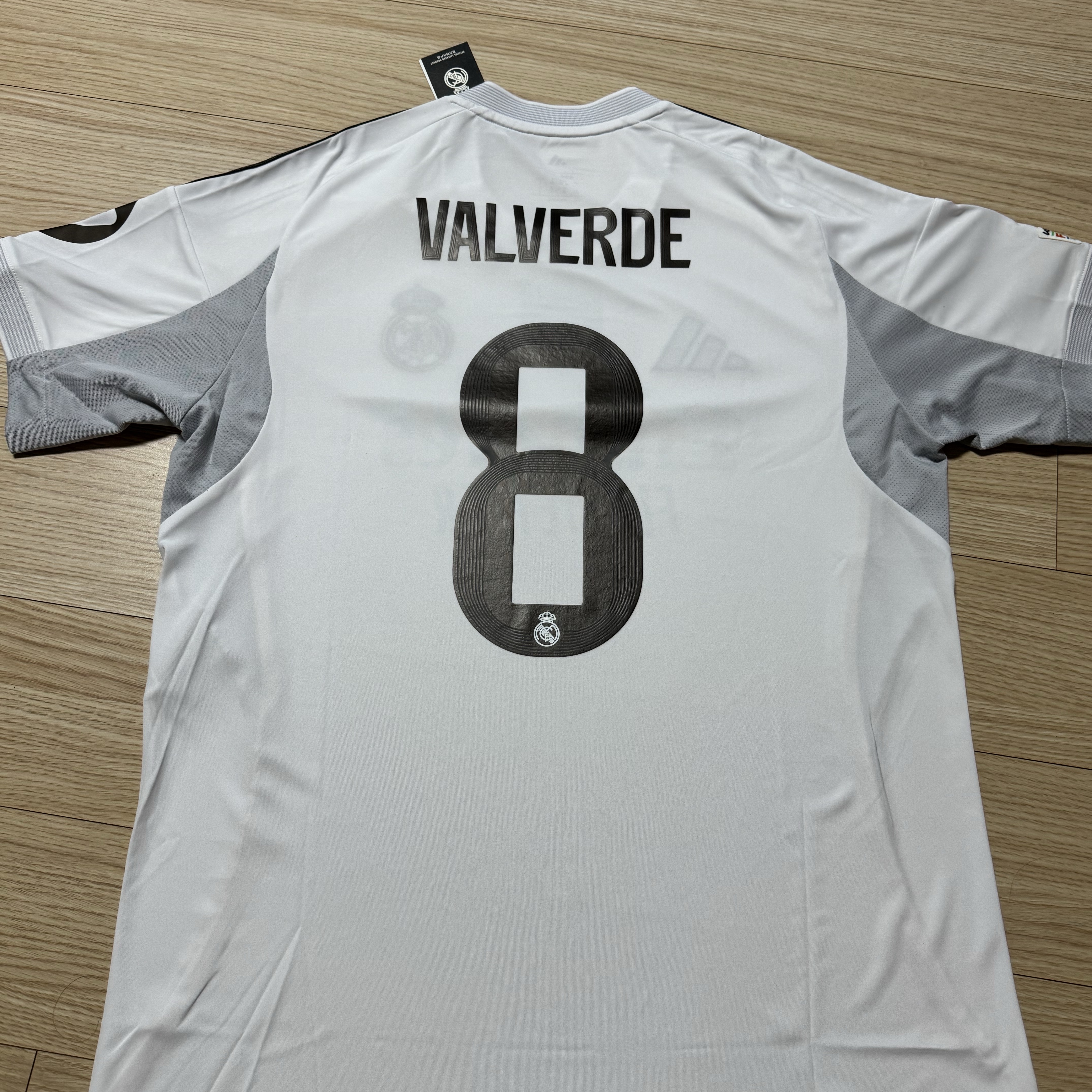 Adidas Real Madrid 2025/26 Home Jersey White - KR Sizing (Non Marking Ver.) 착용 스타일 - 2