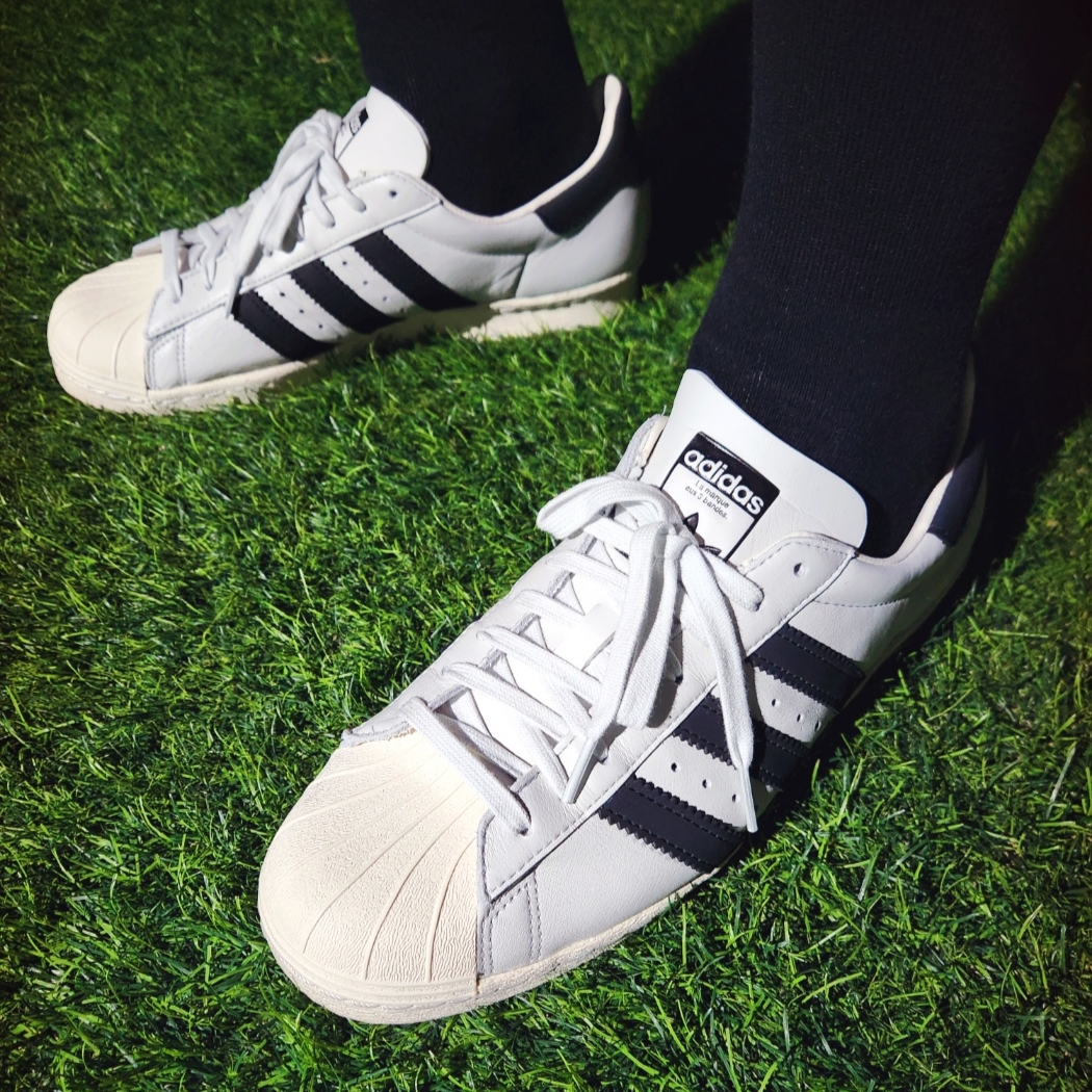 Yeezy Gap Engineered By Balenciaga Dove No Seam T-Shirt Black, Adidas Superstar Recon White Black 착용 스타일 - 5
