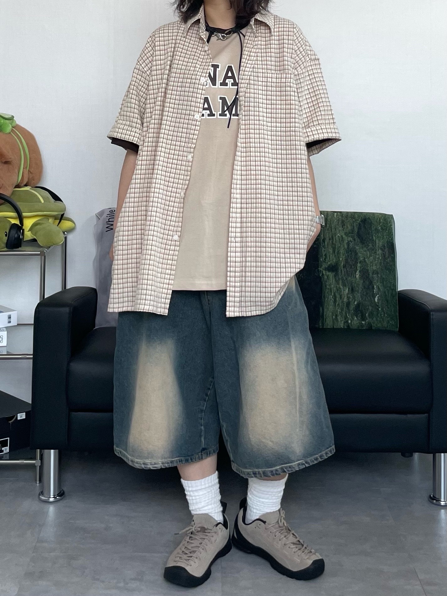 (W) Keen Jasper Suede Sneakers Silver Mink 착용 스타일 - 4