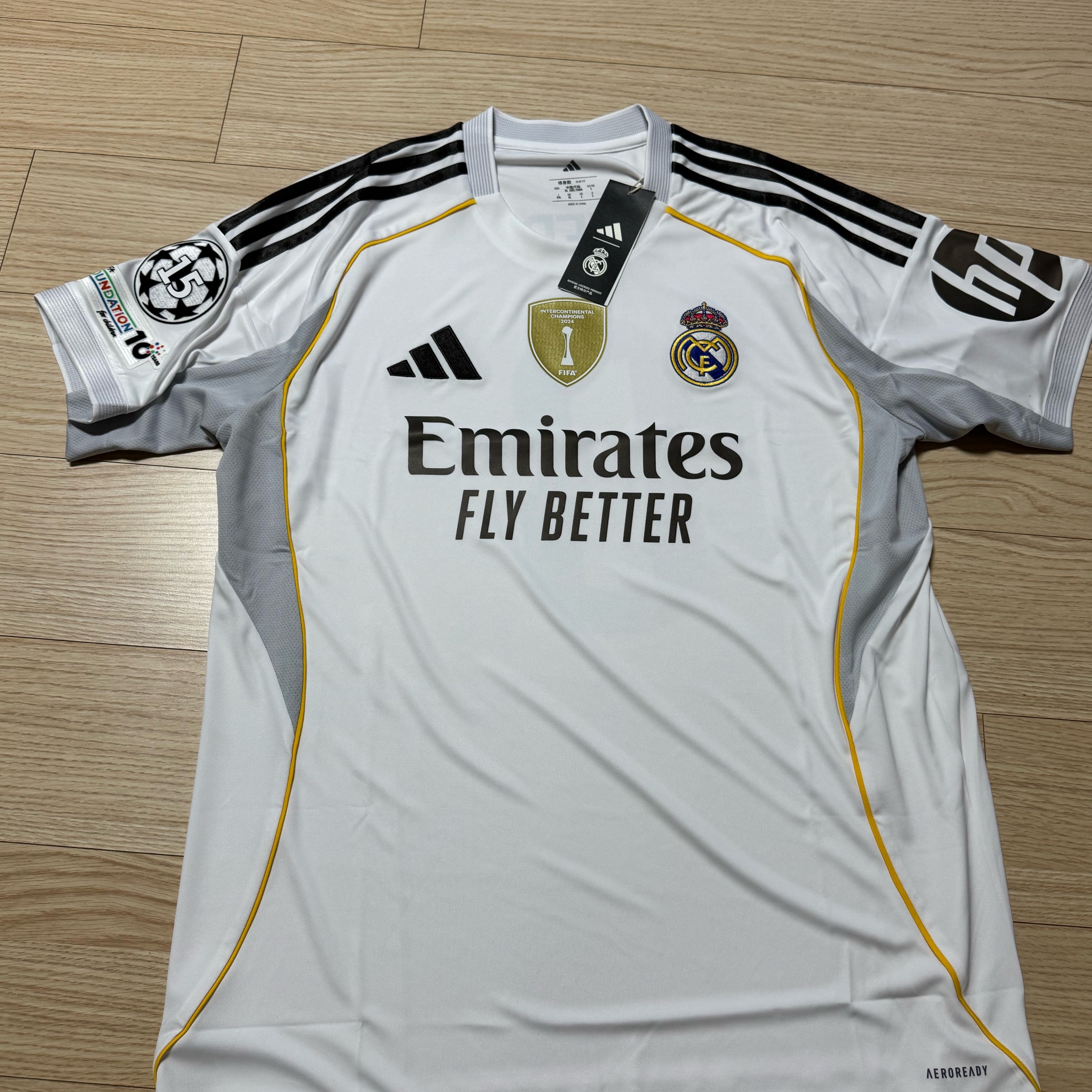 Adidas Real Madrid 2025/26 Home Jersey White - KR Sizing (Non Marking Ver.) 착용 스타일 - 1