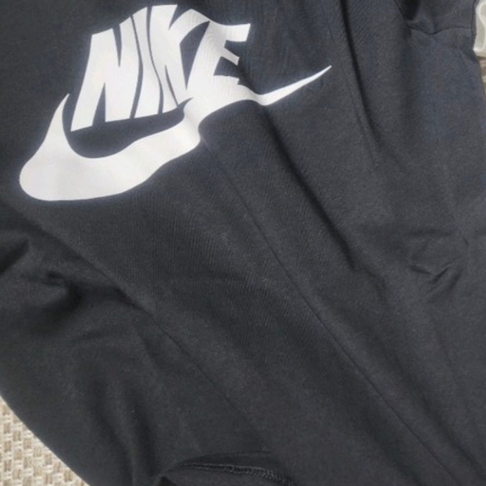 Nike NSW Icon Futura T-Shirt Black - Asia 착용 스타일