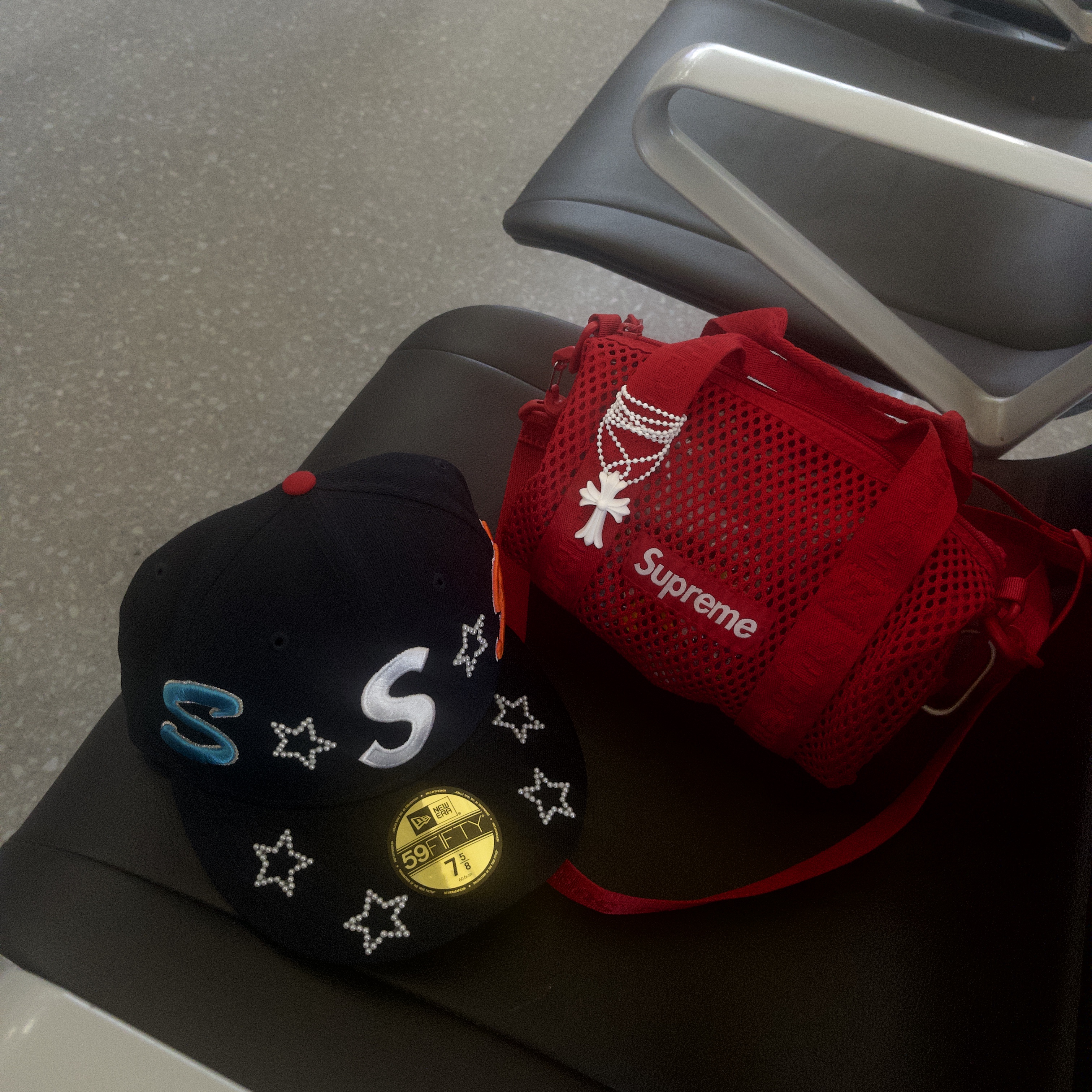 Chrome Hearts Silichrome CH Cross Pendant White 2022/2023, Supreme Mesh Mini Duffle Bag Red - 25SS 착용 스타일