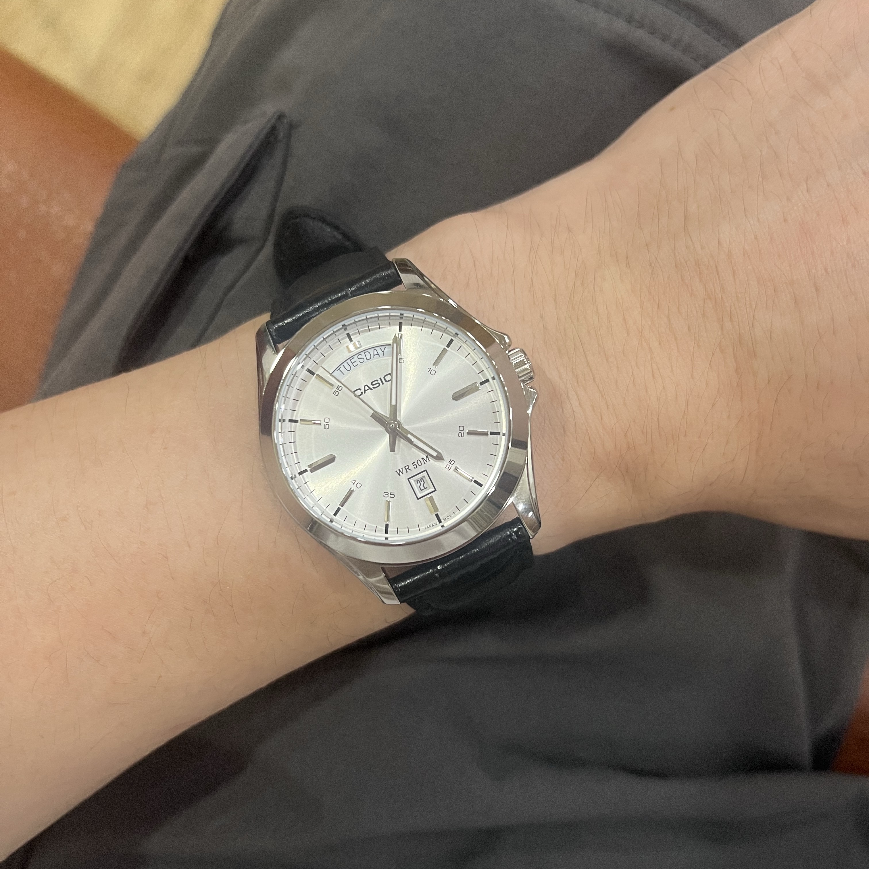 Casio MTP-1370L-7AVDF 착용 스타일