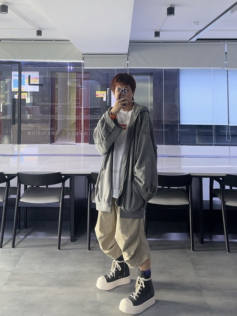 [EARPEARP X KIMS FRUITS] Mental Cherry Hard Case, Supreme x MM6 Maison Margiela Box Logo T-Shirt White - 24SS 착용 스타일