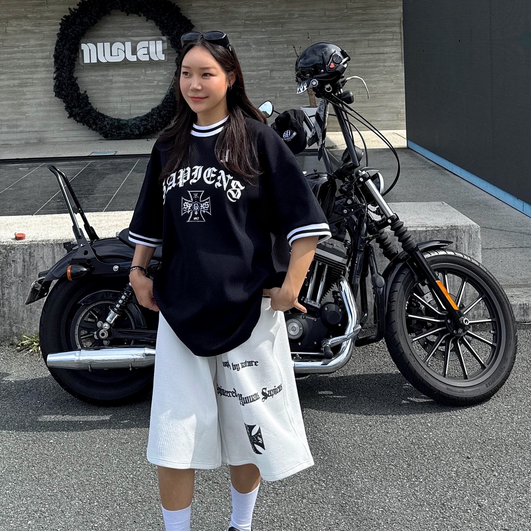 Sapiens Ninety Ringer Over Fit Short Sleeves Black, [KREAM 단독] Sapiens Engineered Waffle Over Fit Shorts White 착용 스타일 - 4