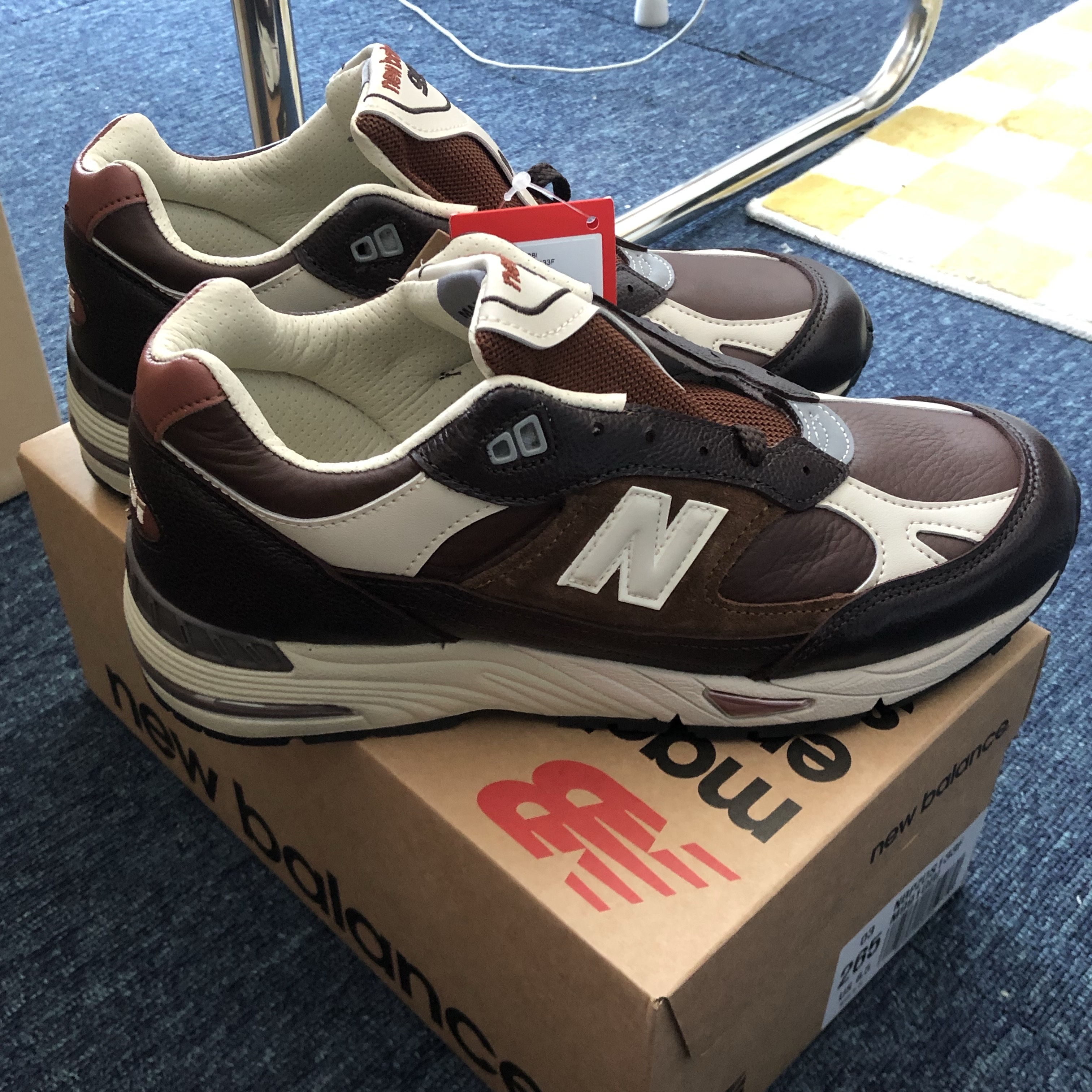 New Balance 991 Made in UK Earth French Roast 착용 스타일