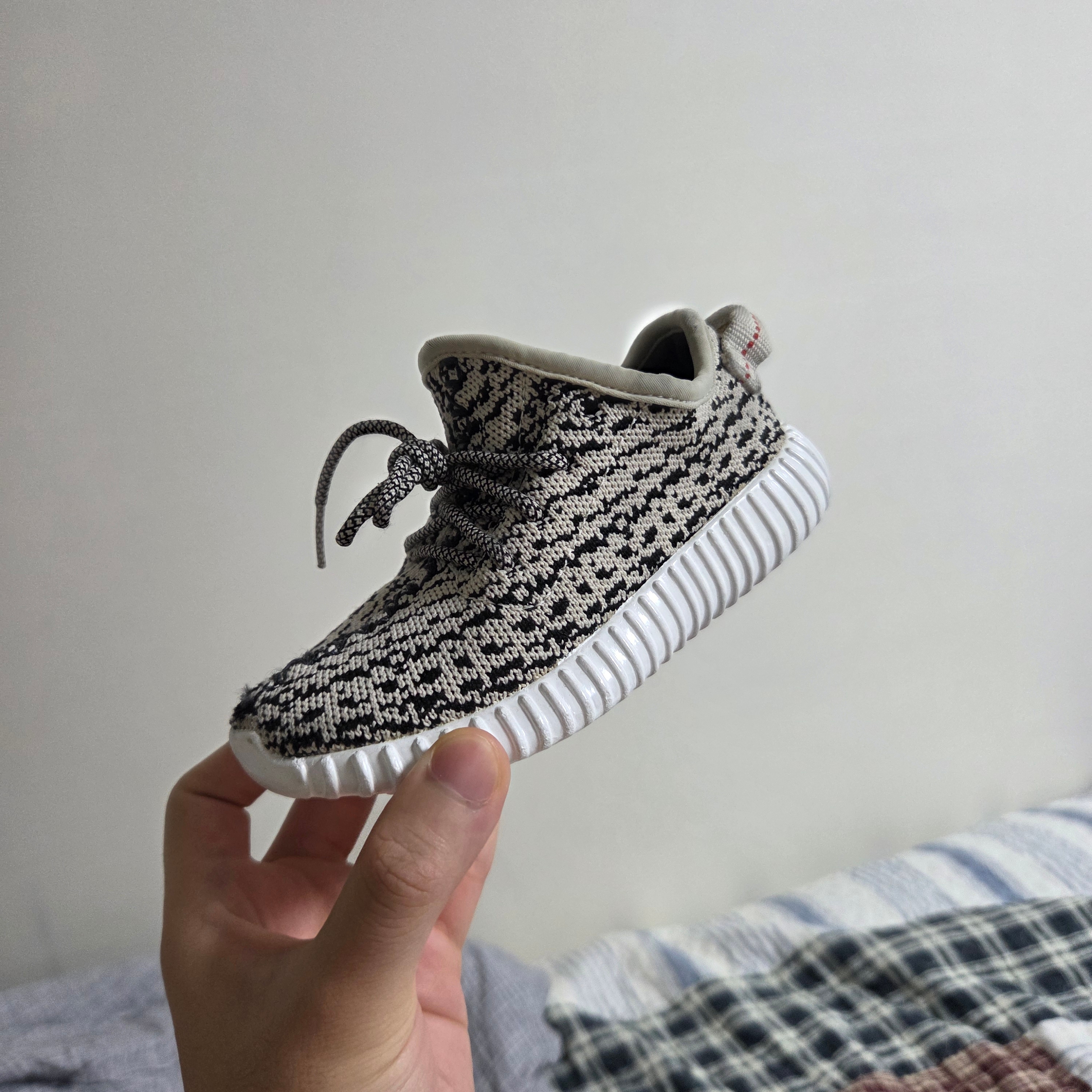 (Infant) Adidas Yeezy Boost 350 Turtledove 착용 스타일