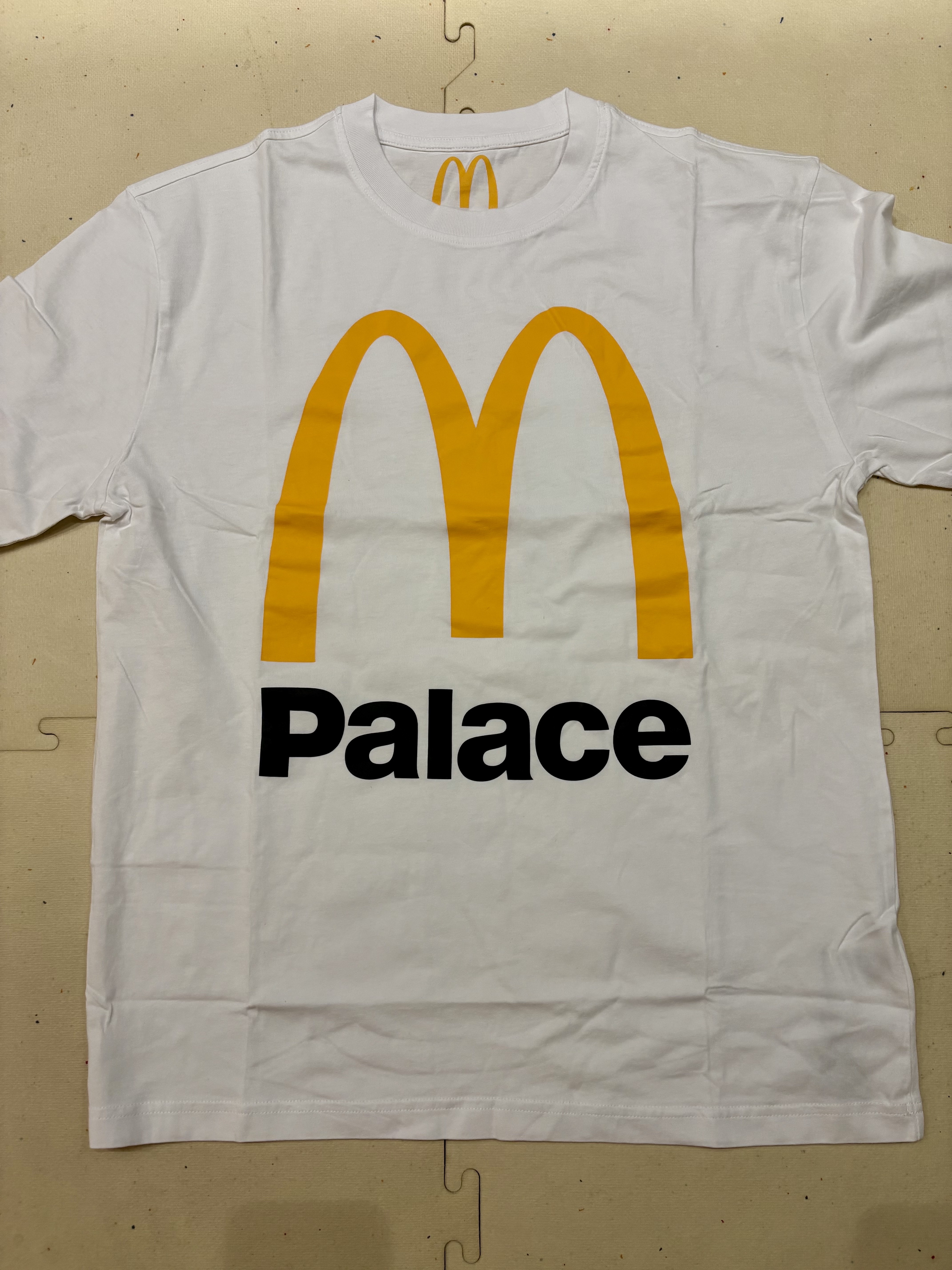 Palace x McDonald's Logo T-Shirt White - 23FW 착용 스타일