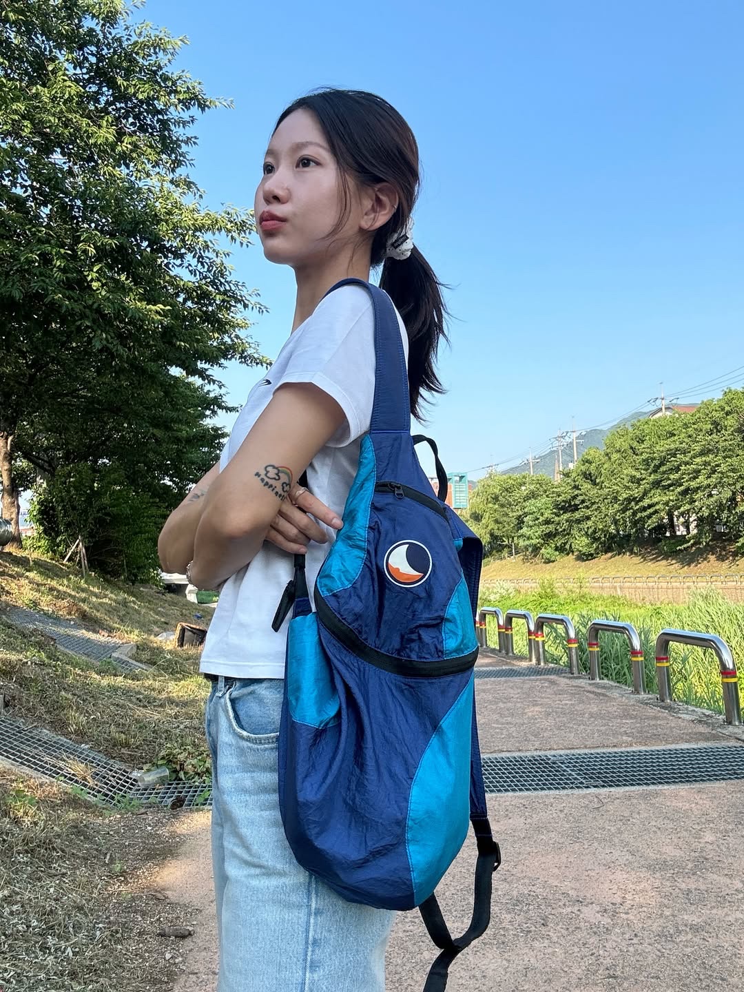 Ticket To The Moon Mini Backpack 15L Royal Blue Aqua 착용 스타일