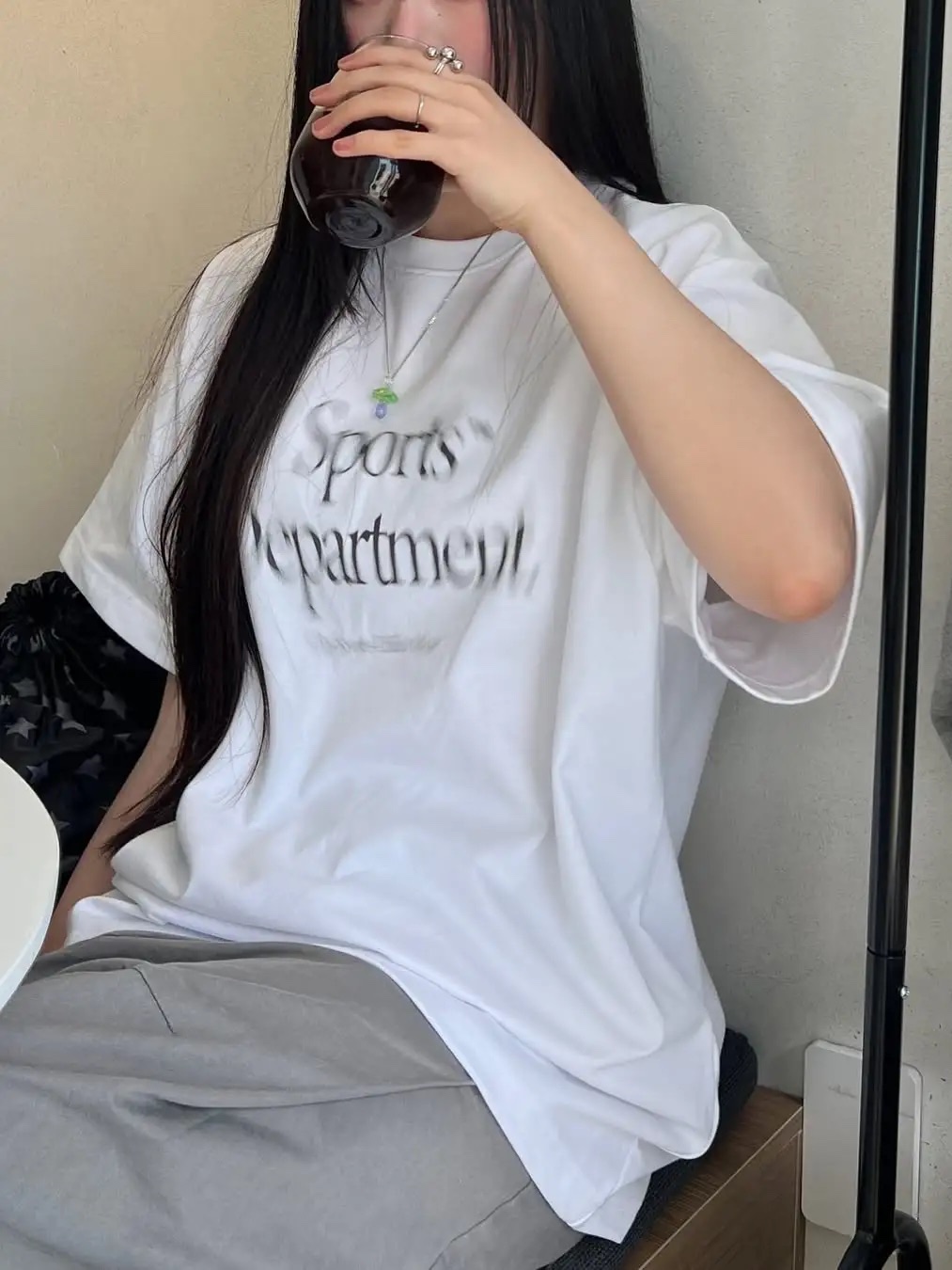 Sports Dept Moving Logo T-shirt White 착용 스타일 - 2