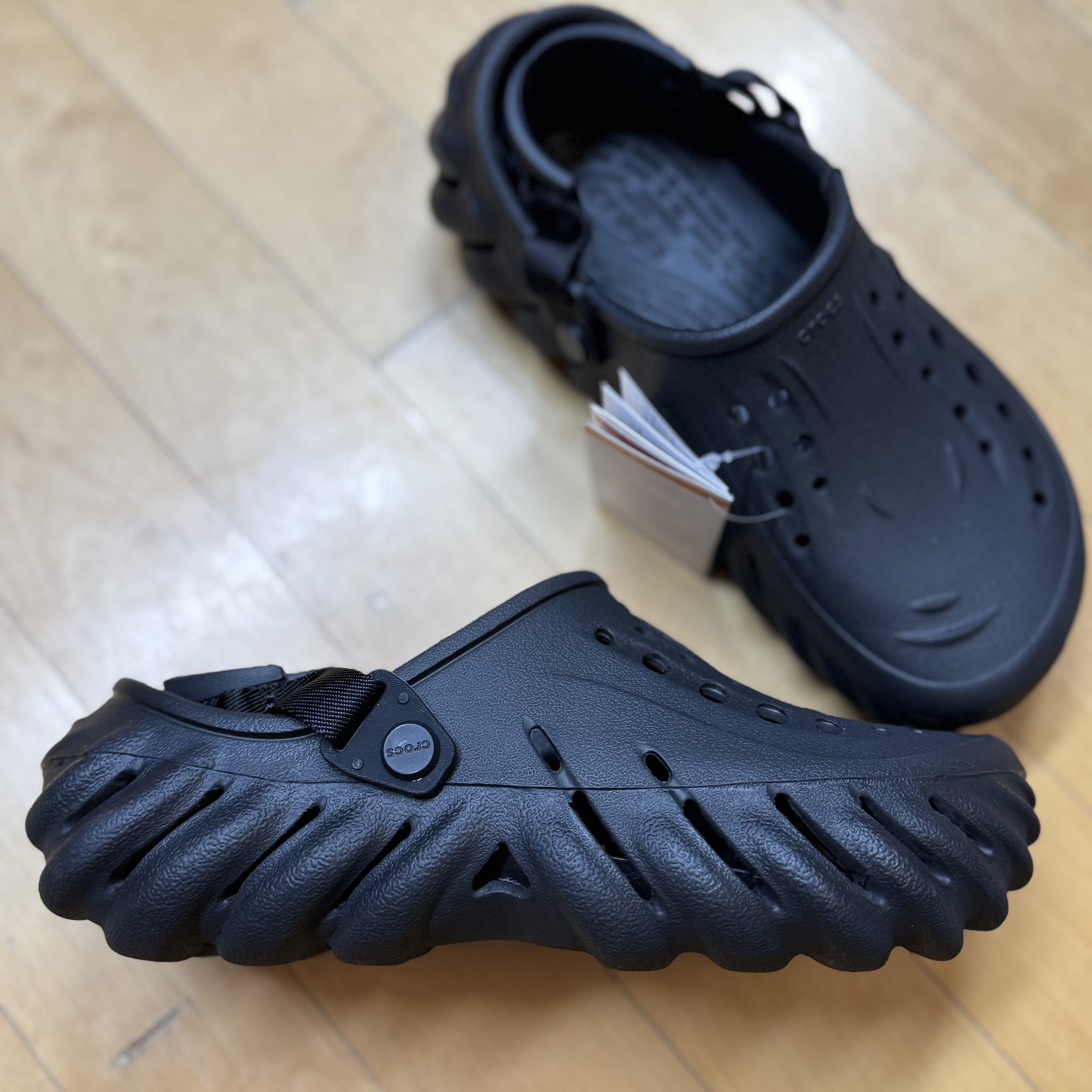 Crocs Echo Clog Black 착용 스타일 - 5