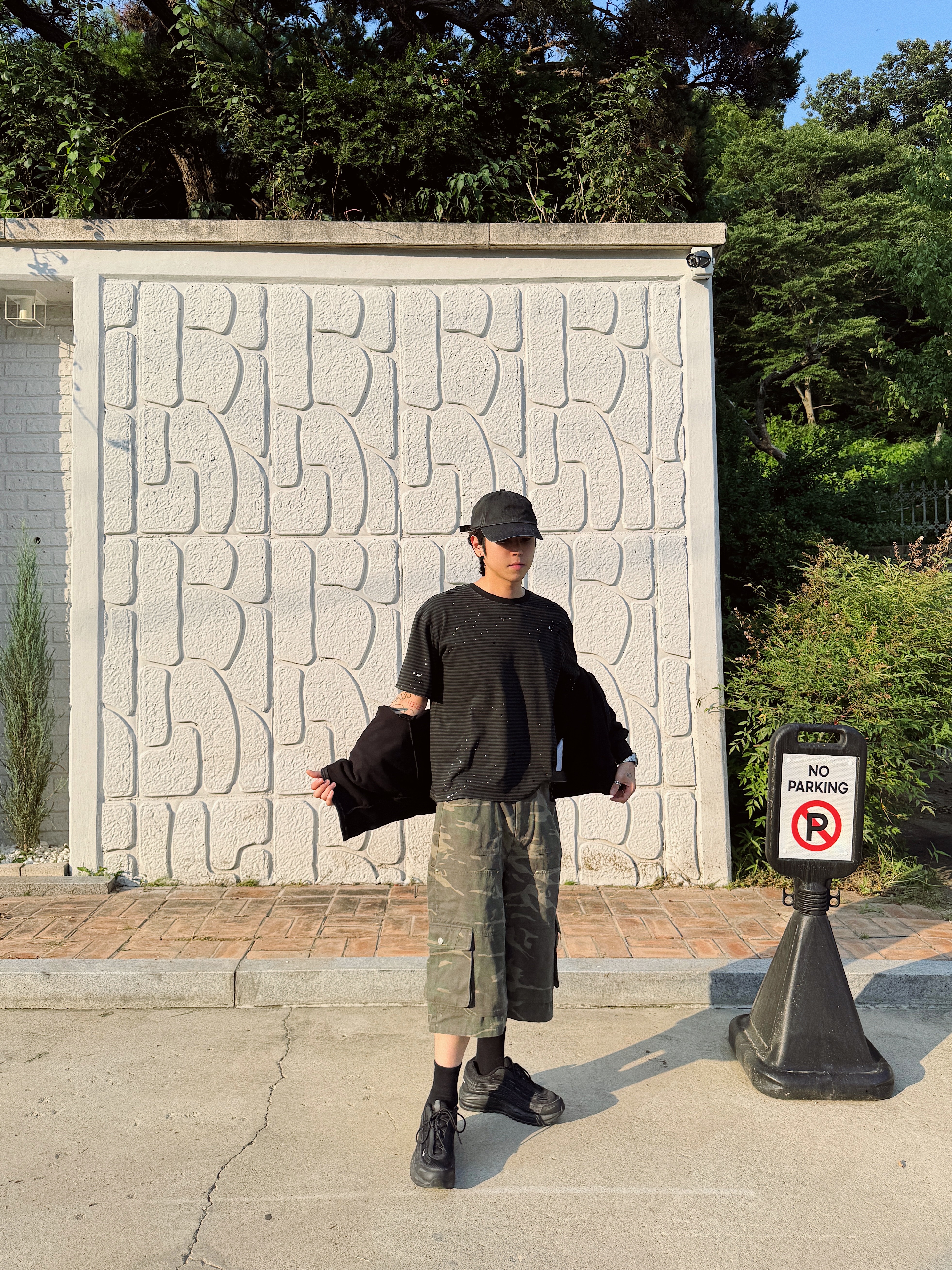 Vacant Archive Moksha Bermuda Pants Camo, Nike x Comme des Garcons Homme Plus Air Max TL 2.5 Black 착용 스타일 - 3