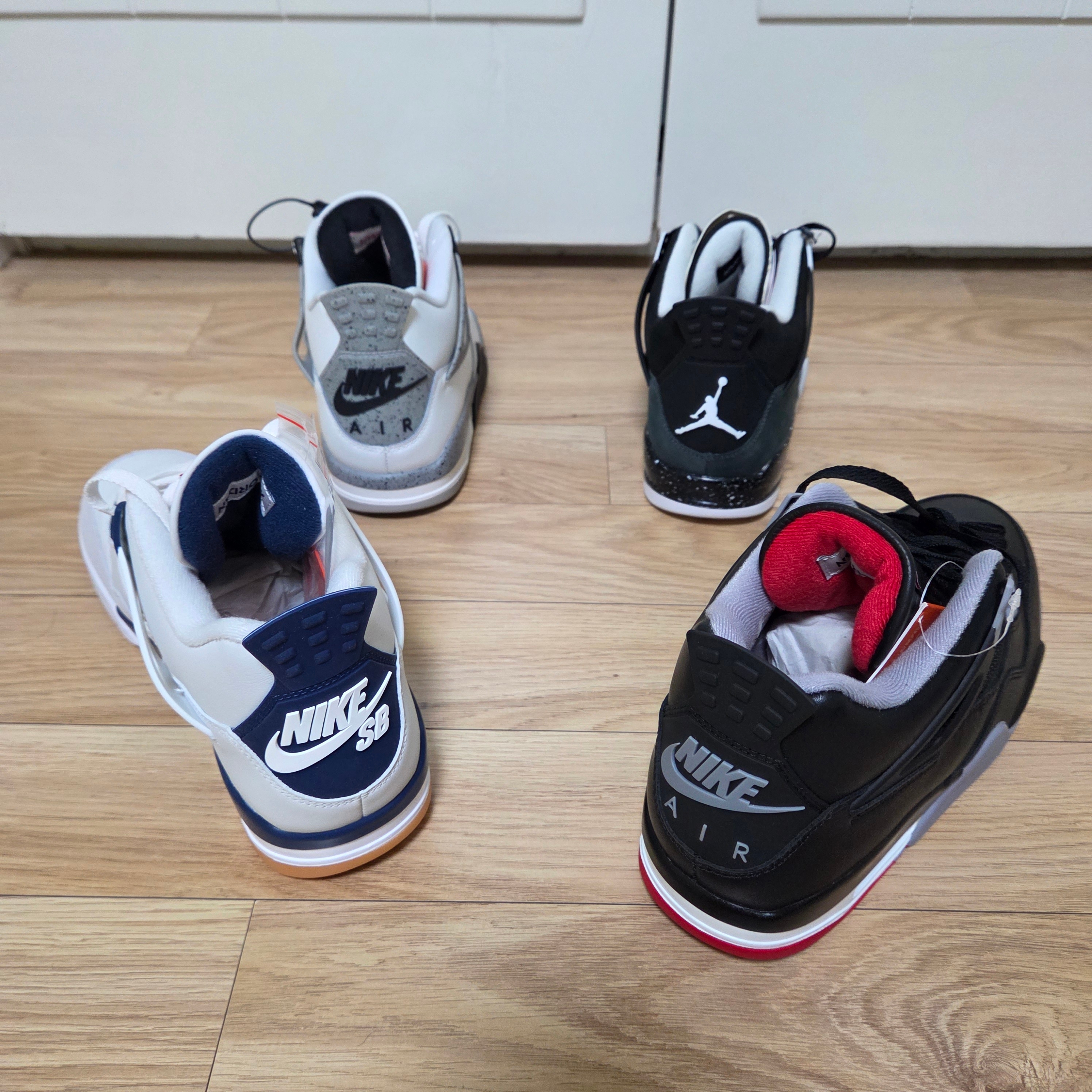Jordan 4 Retro OG White Cement 2025, Jordan 4 x Nike SB Retro SP Navy 착용 스타일 - 2