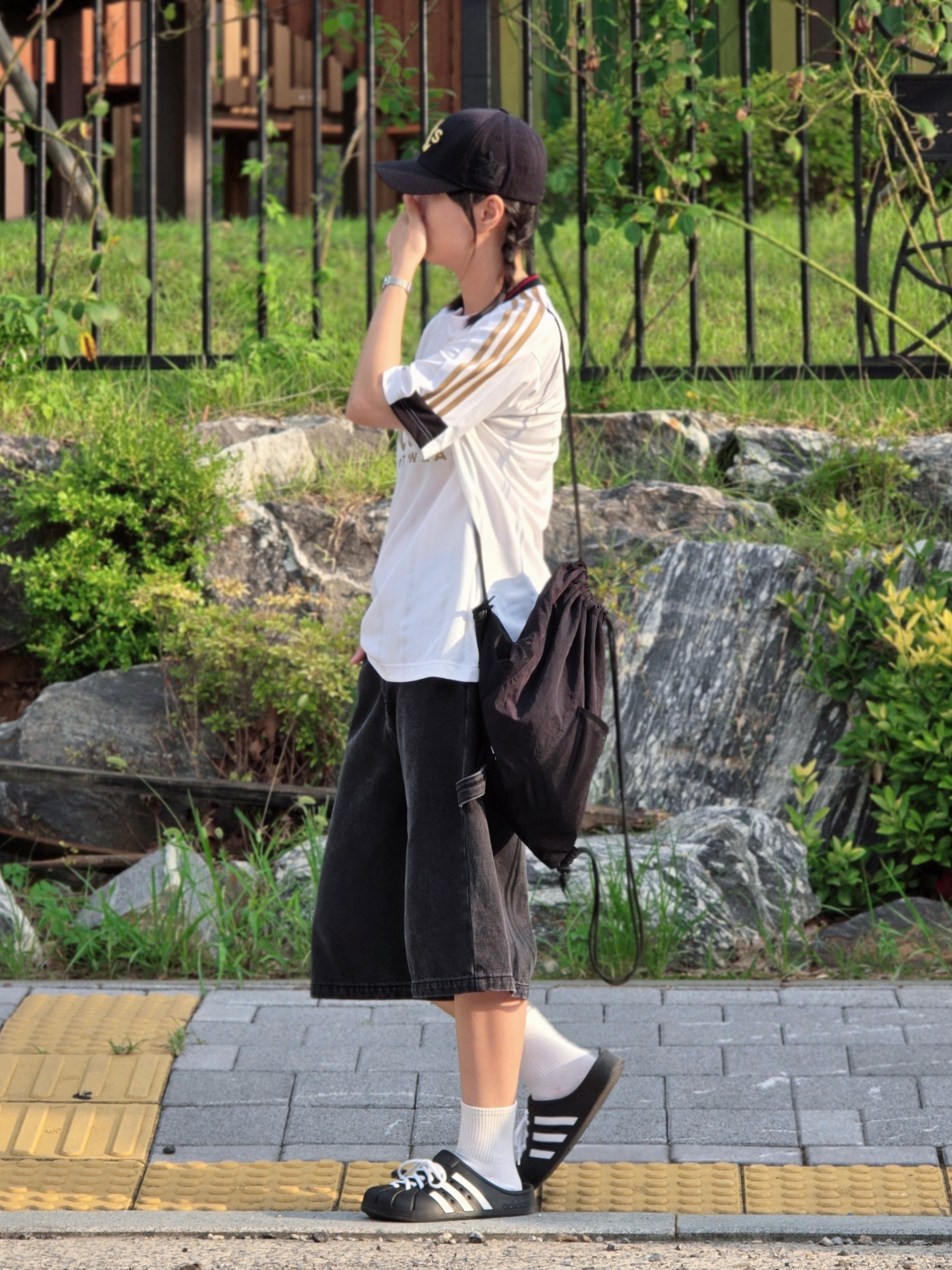 Adidas House of Tiro Nations Pack T-Shirt Team Victory Red White - KR Sizing, Adidas Adilette Clog Black White 착용 스타일
