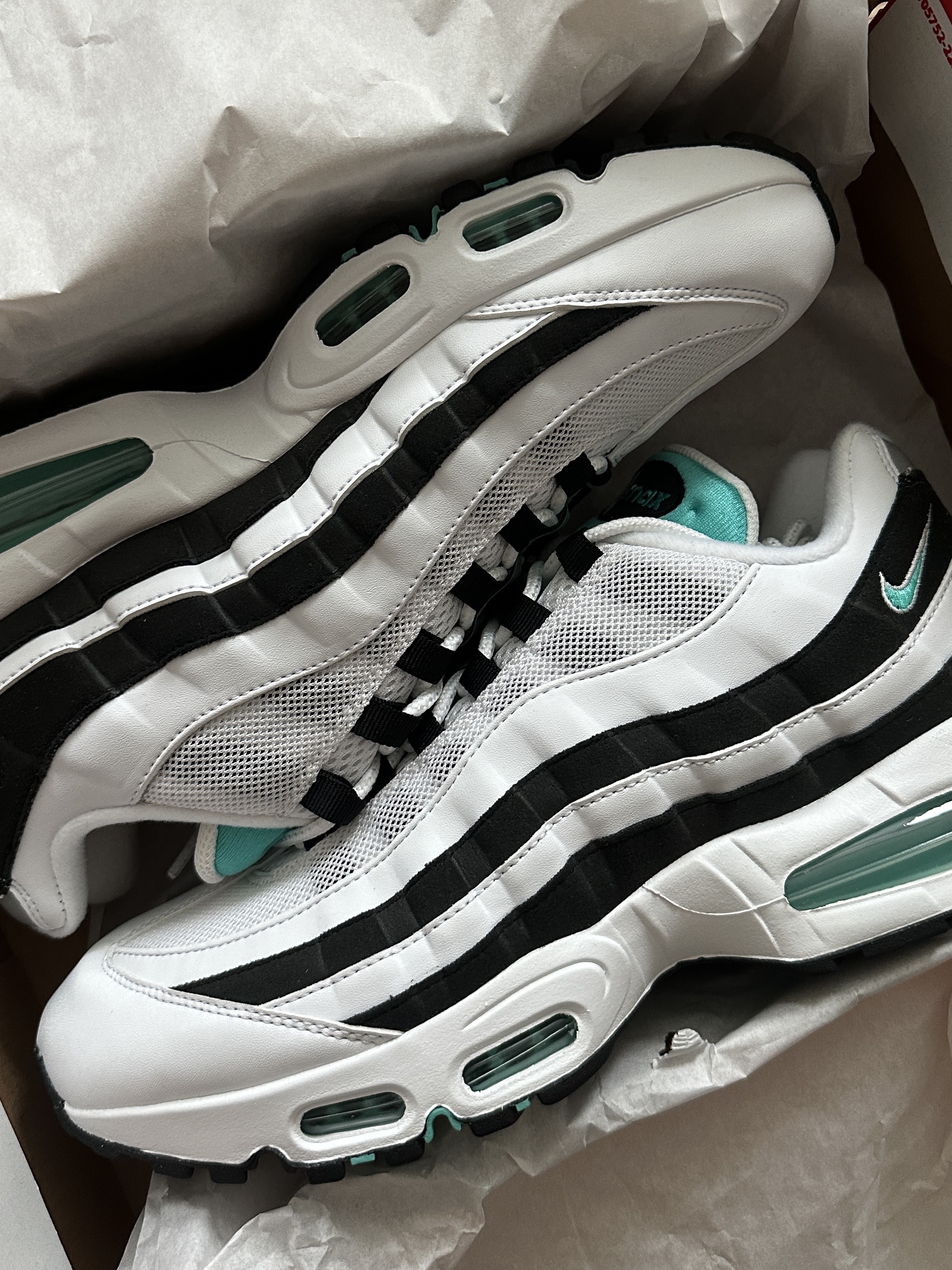 Nike Air Max 95 OG White and Black 착용 스타일 - 5