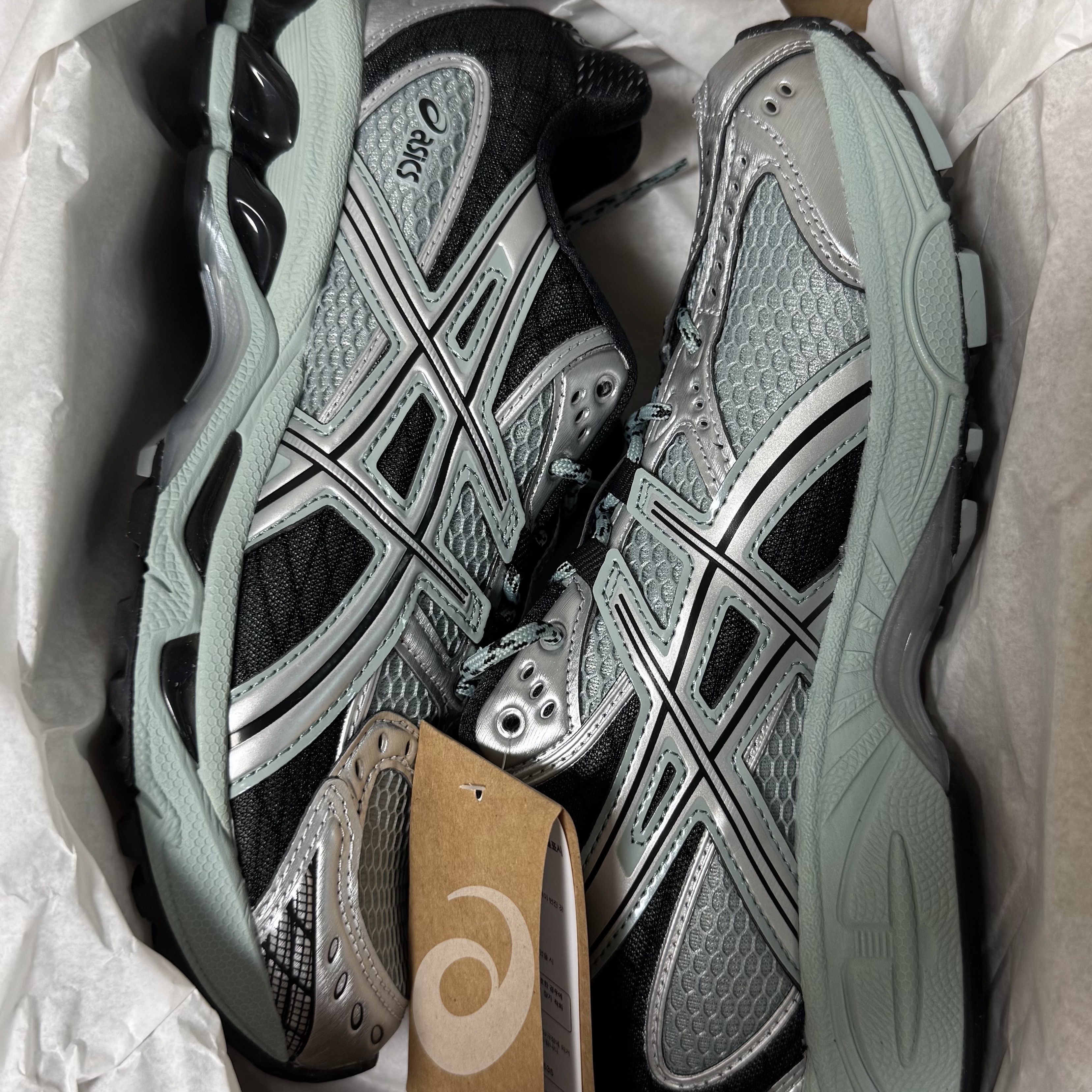 Asics Gel-Nimbus 10.1 Ocean Haze Pure Silver 착용 스타일
