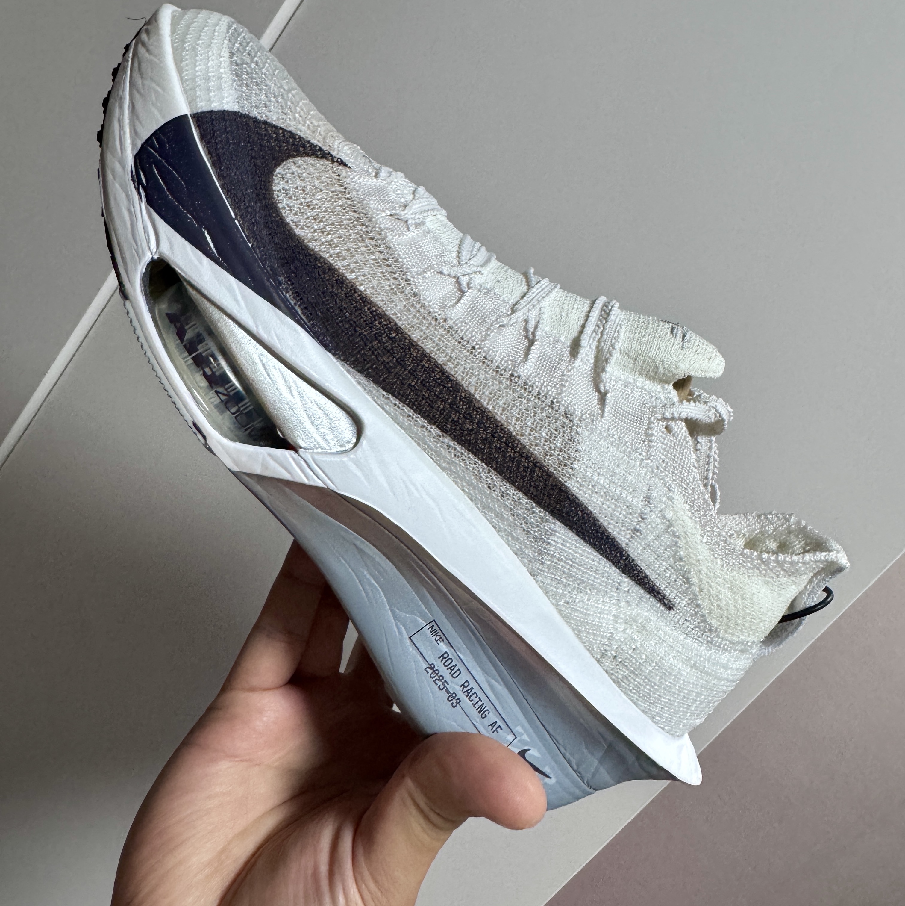 Nike Air Zoom Alphafly Next% 3 White Pure Platinum, Nike Zoom Fly 6 White Pure Platinum 착용 스타일 - 1