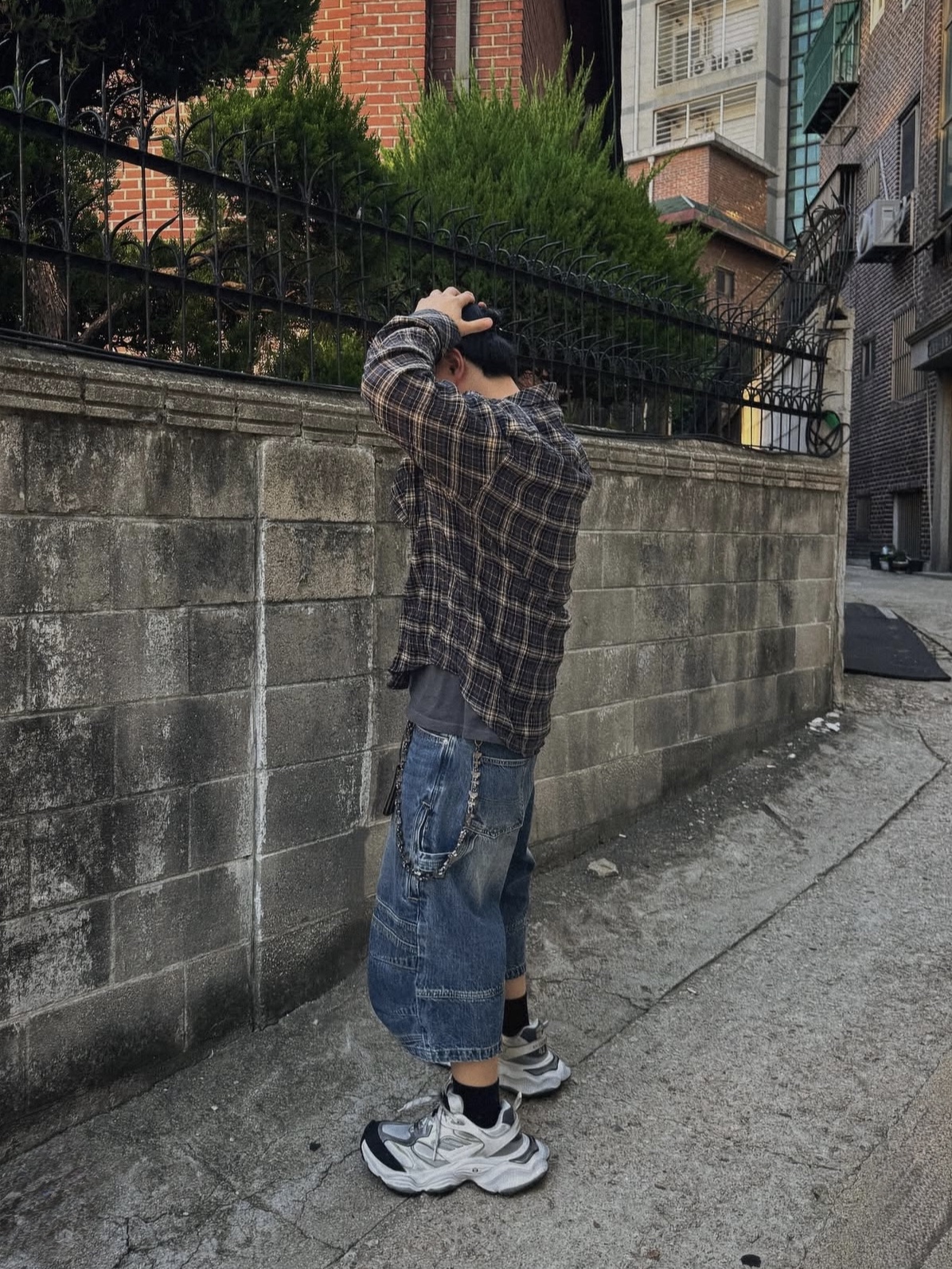 Undermycar Mu.115 Original Logo Basic Long Sleeve Check Shirts Black Navy 착용 스타일